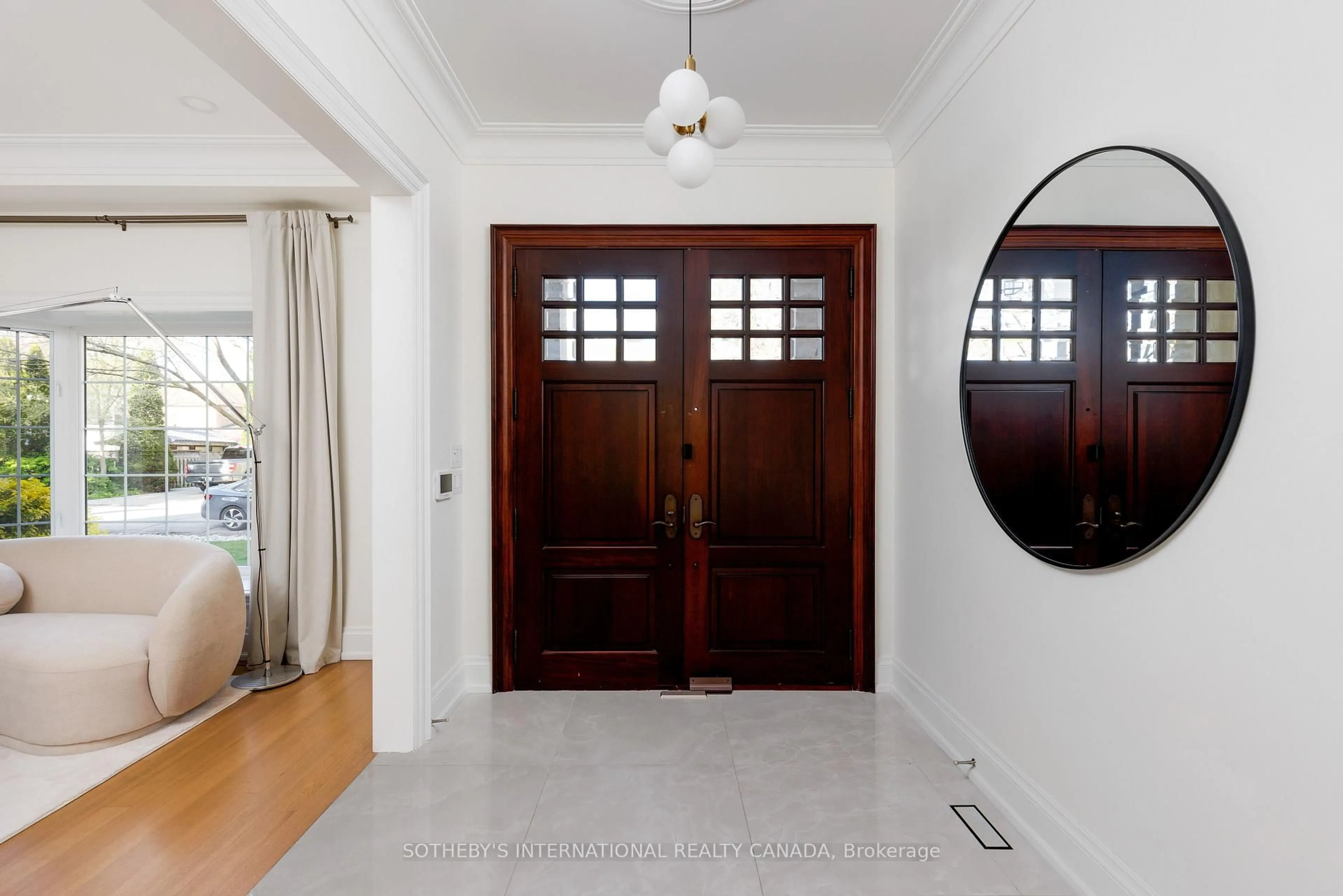Indoor entryway for 36 Gardenvale Rd, Toronto Ontario M8Z 4B9