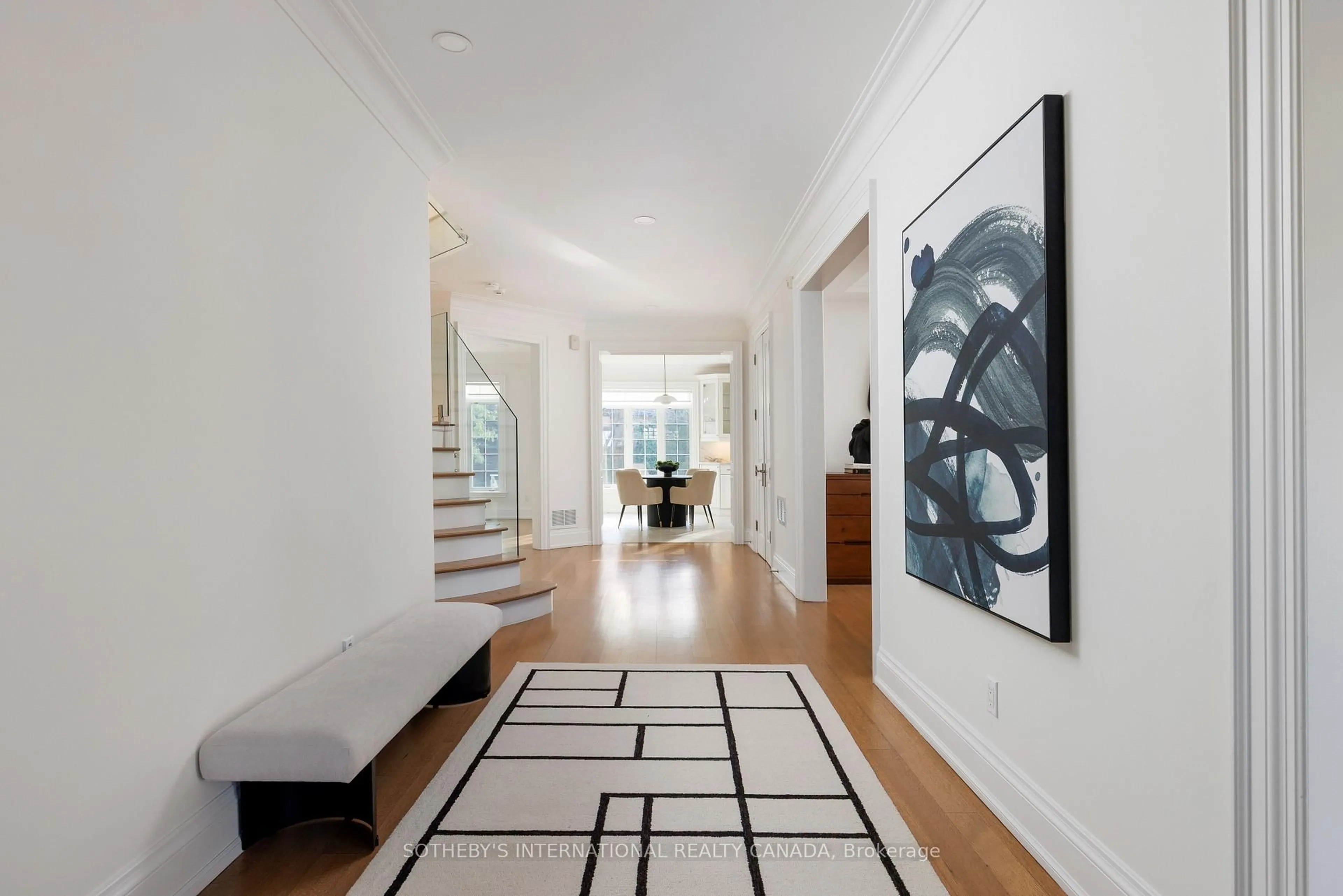 Indoor foyer for 36 Gardenvale Rd, Toronto Ontario M8Z 4B9