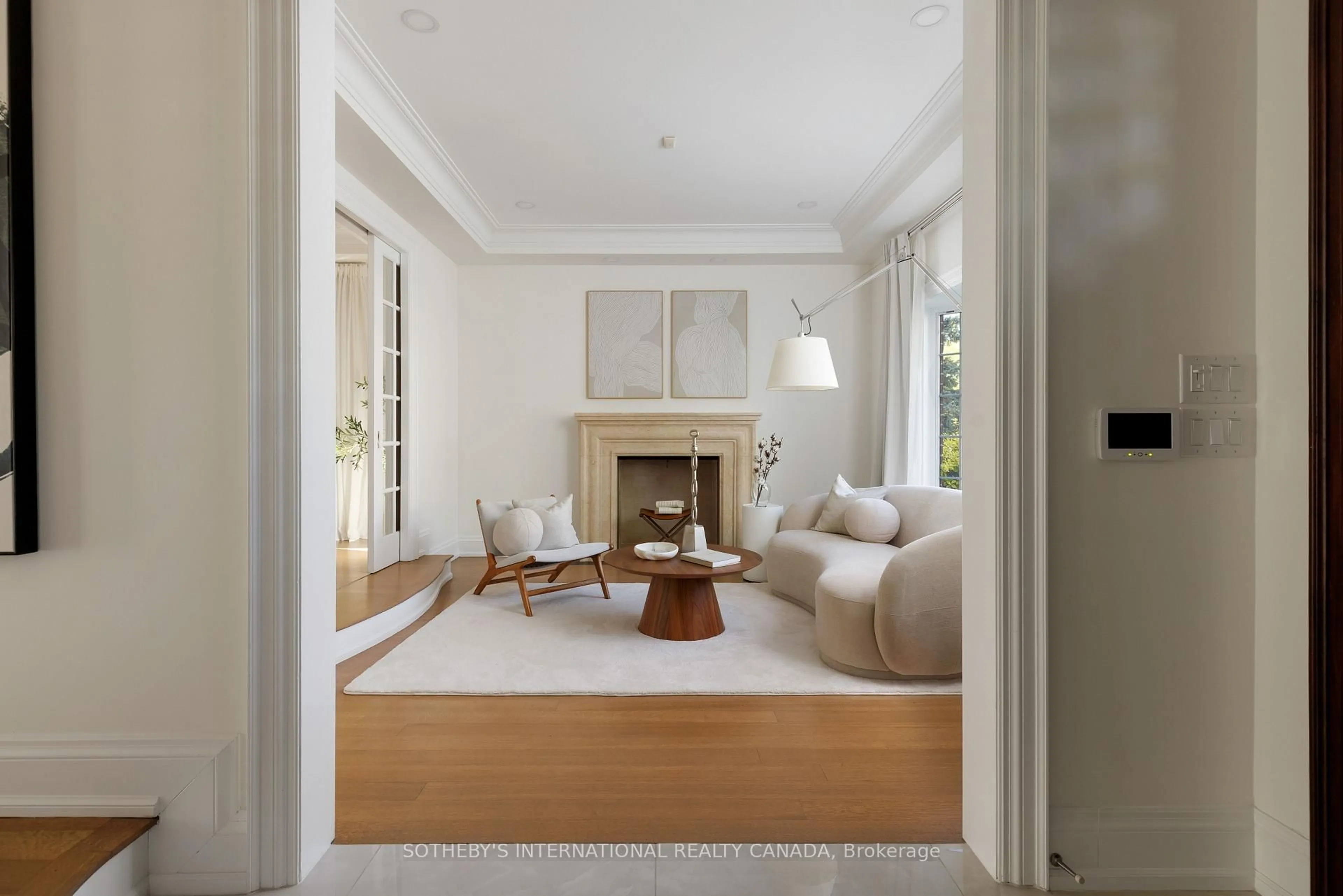 Living room with furniture, unknown for 36 Gardenvale Rd, Toronto Ontario M8Z 4B9