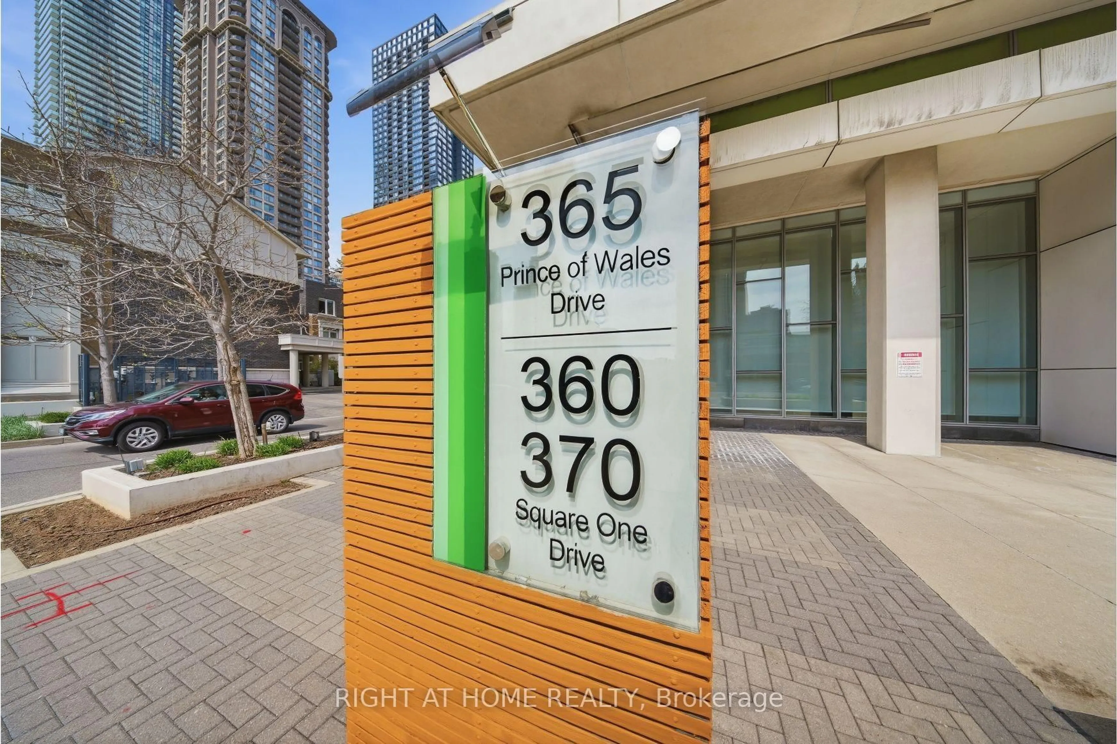 Indoor foyer for 365 Prince Of Wales Dr #1105, Mississauga Ontario L5B 0G6