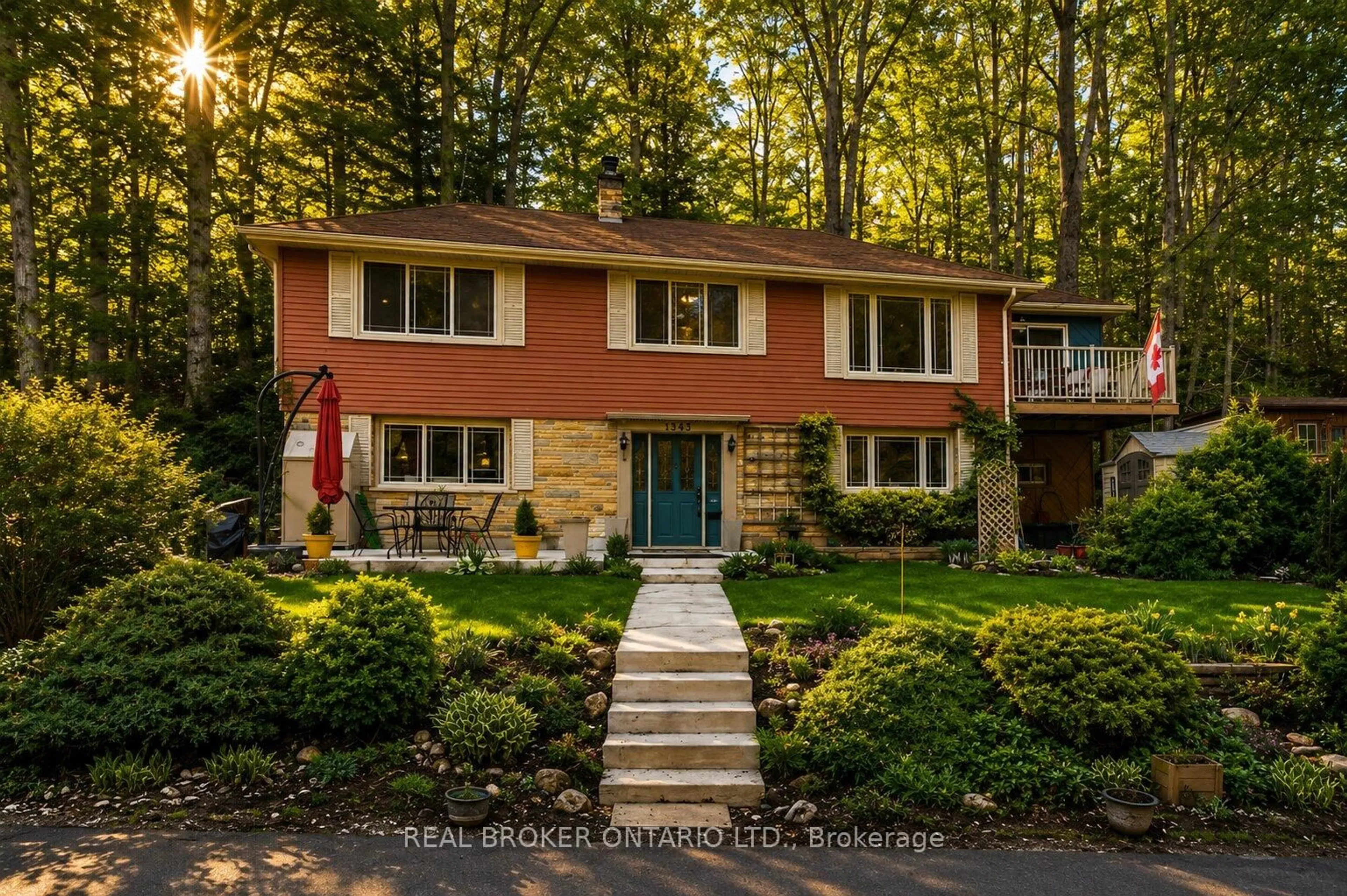 Home with vinyl exterior material, street for 1343 Hidden Valley Rd, Burlington Ontario L7P 0T5
