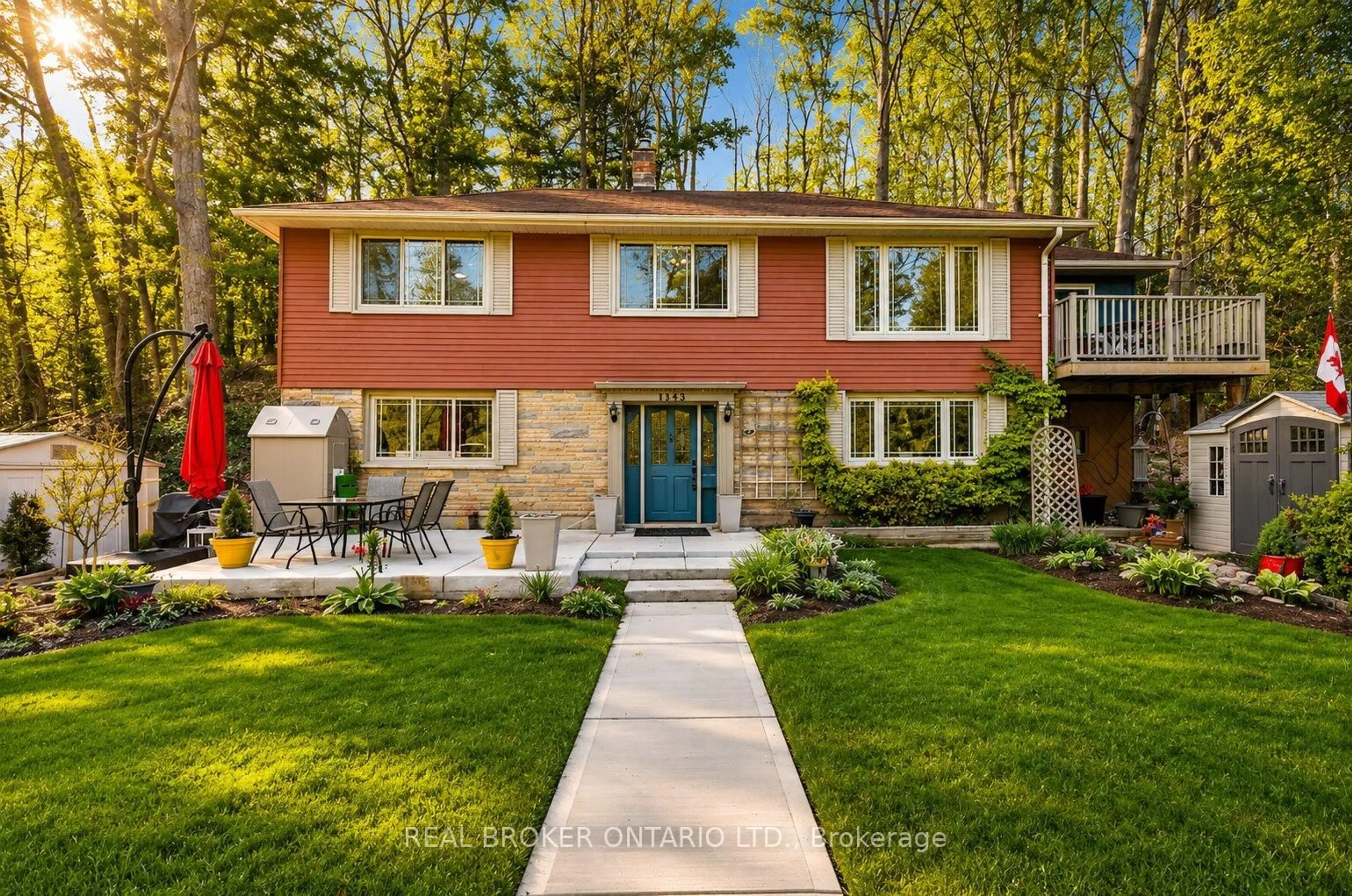 Home with brick exterior material, street for 1343 Hidden Valley Rd, Burlington Ontario L7P 0T5
