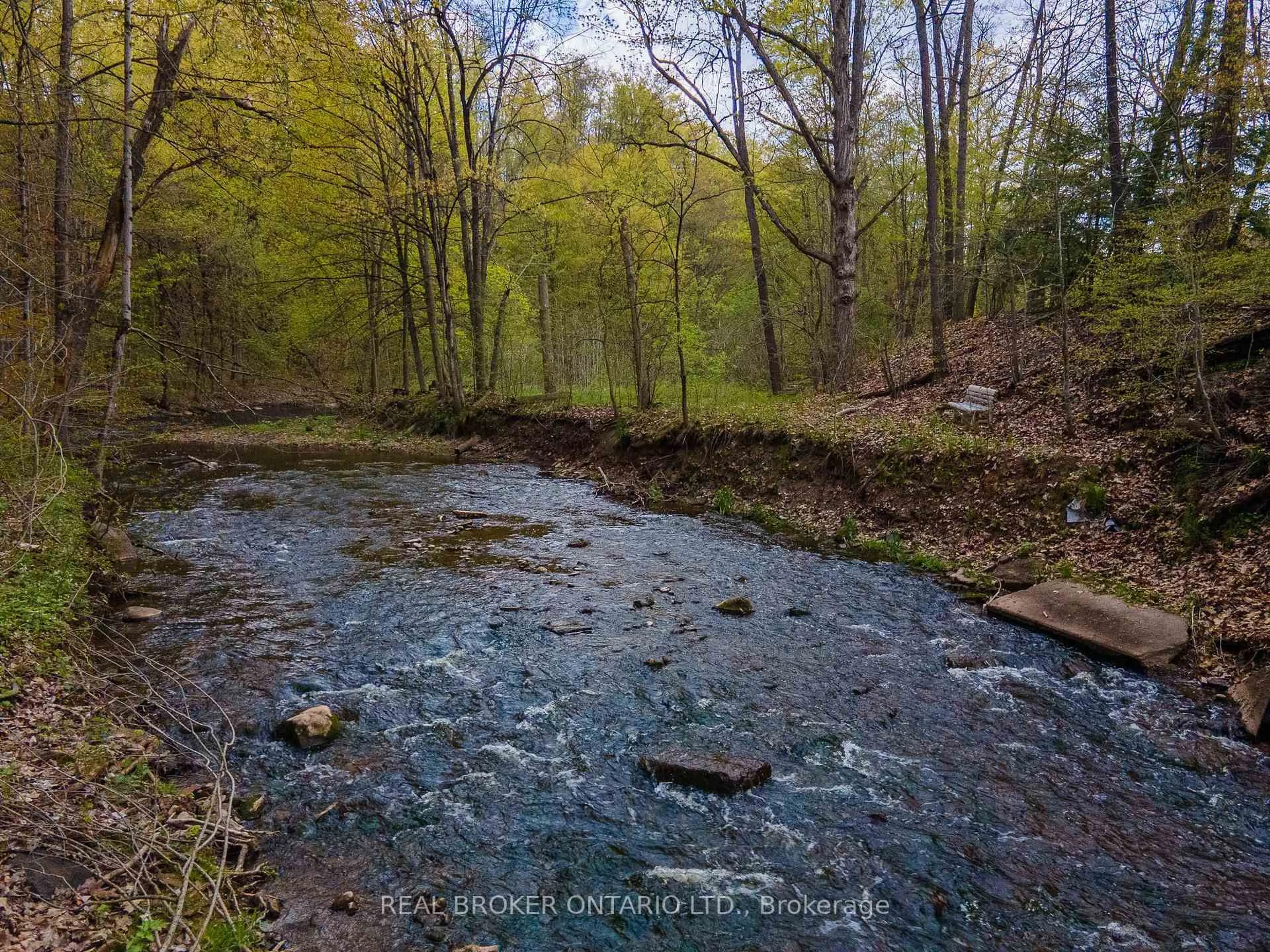 Blurry image for 1343 Hidden Valley Rd, Burlington Ontario L7P 0T5