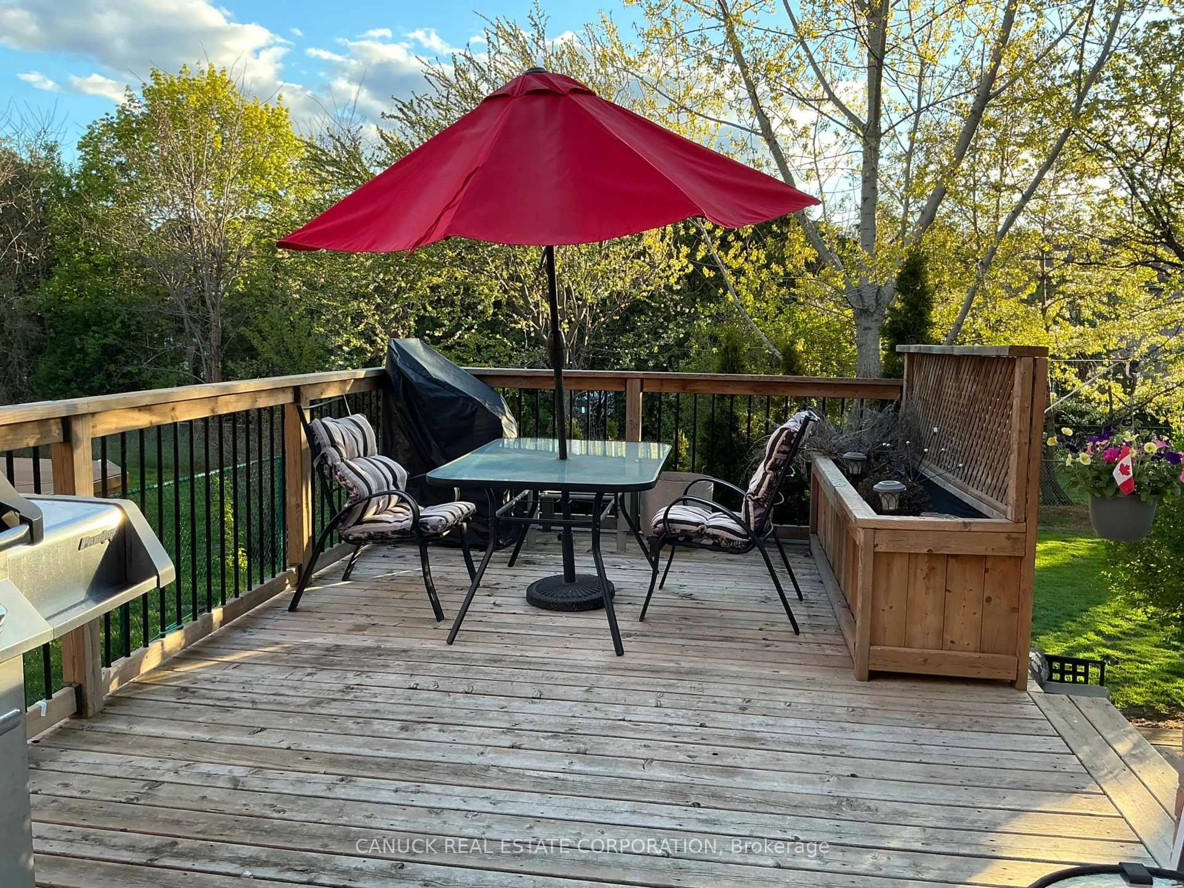 Patio, water/lake/river/ocean view for 7227 Windrush Crt, Mississauga Ontario L5N 6K1