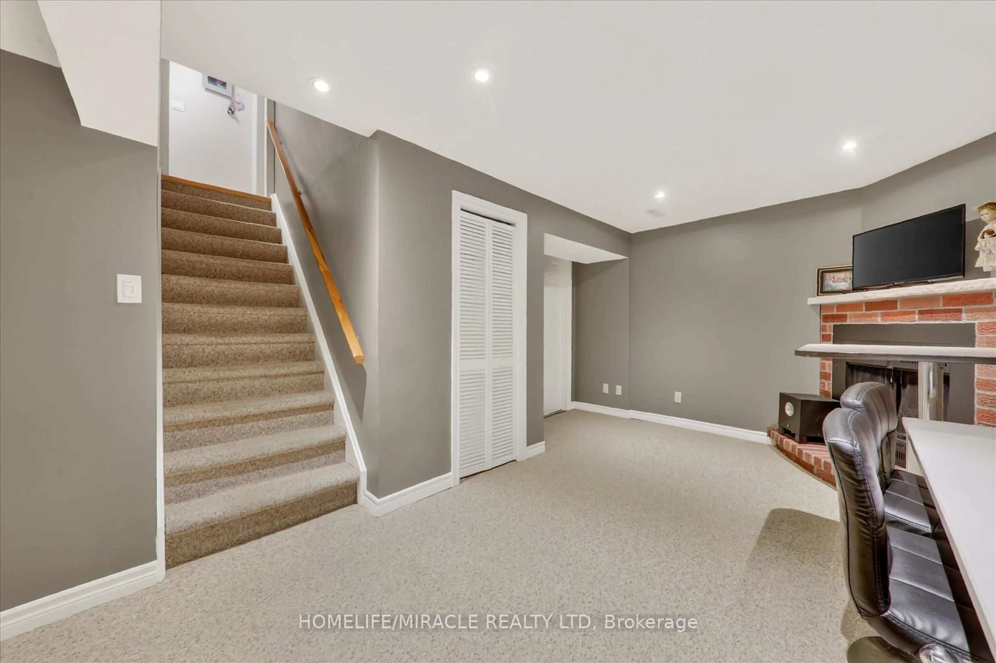 Unknown for 113 Fanshawe Dr, Brampton Ontario L6Z 1A8