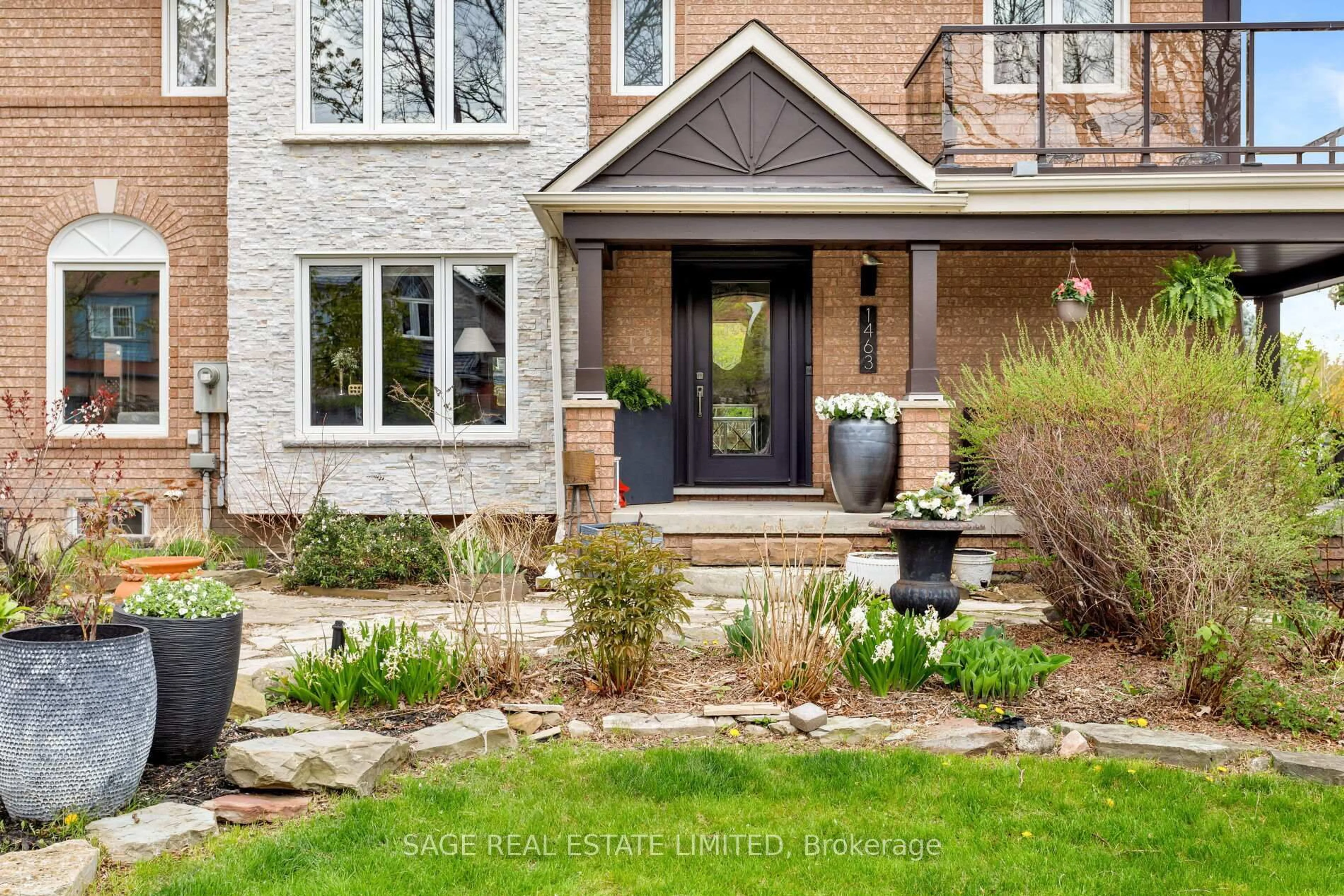 Home with brick exterior material, street for 1463 Daventry Crt, Mississauga Ontario L5N 7Z1