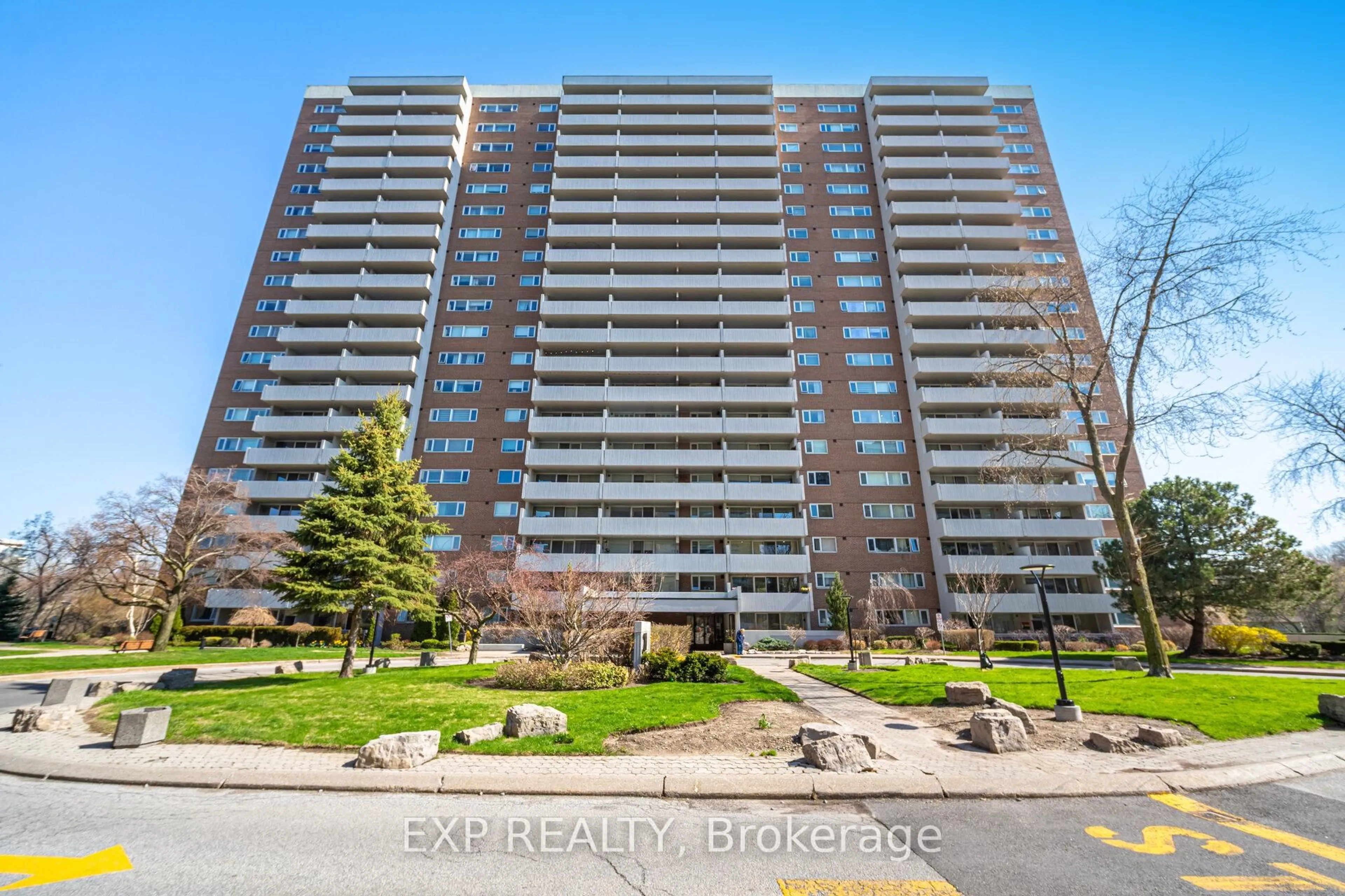 Unknown for 270 Scarlett Rd #205, Toronto Ontario M6N 4X7
