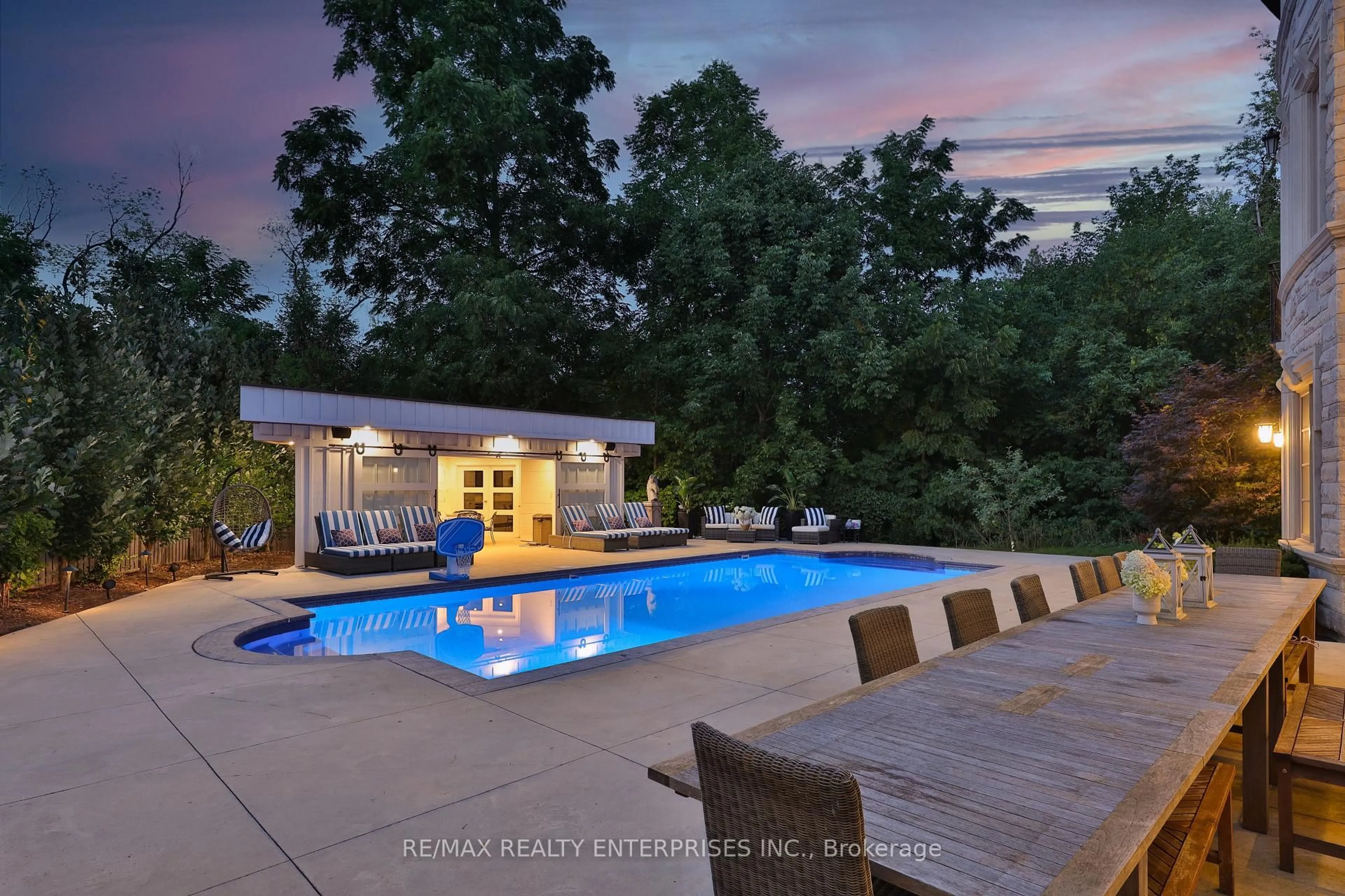 Pool for 1459 Stavebank Rd, Mississauga Ontario L5G 2V5