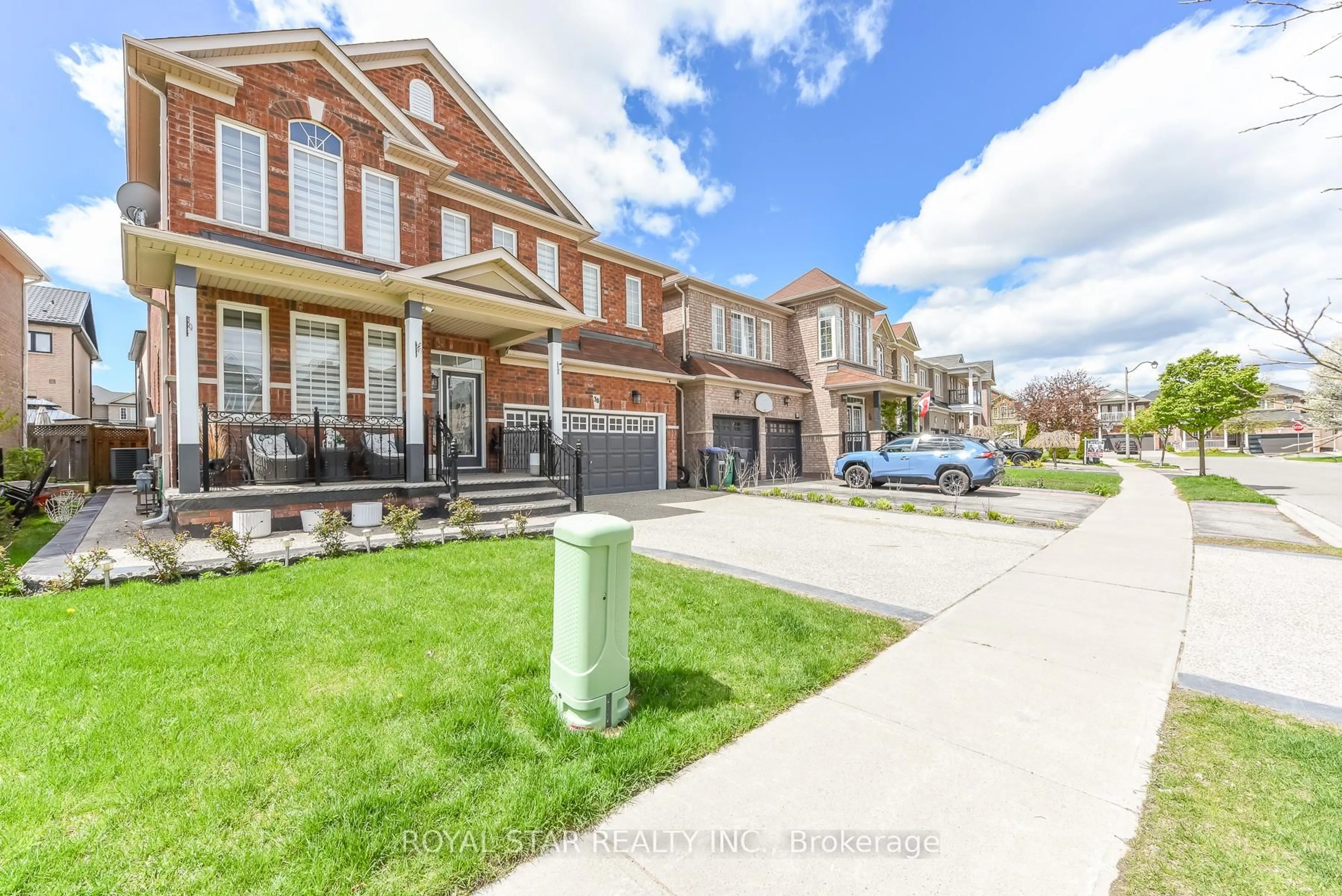 Unknown for 33 Coppermill Dr, Brampton Ontario L7A 1N1