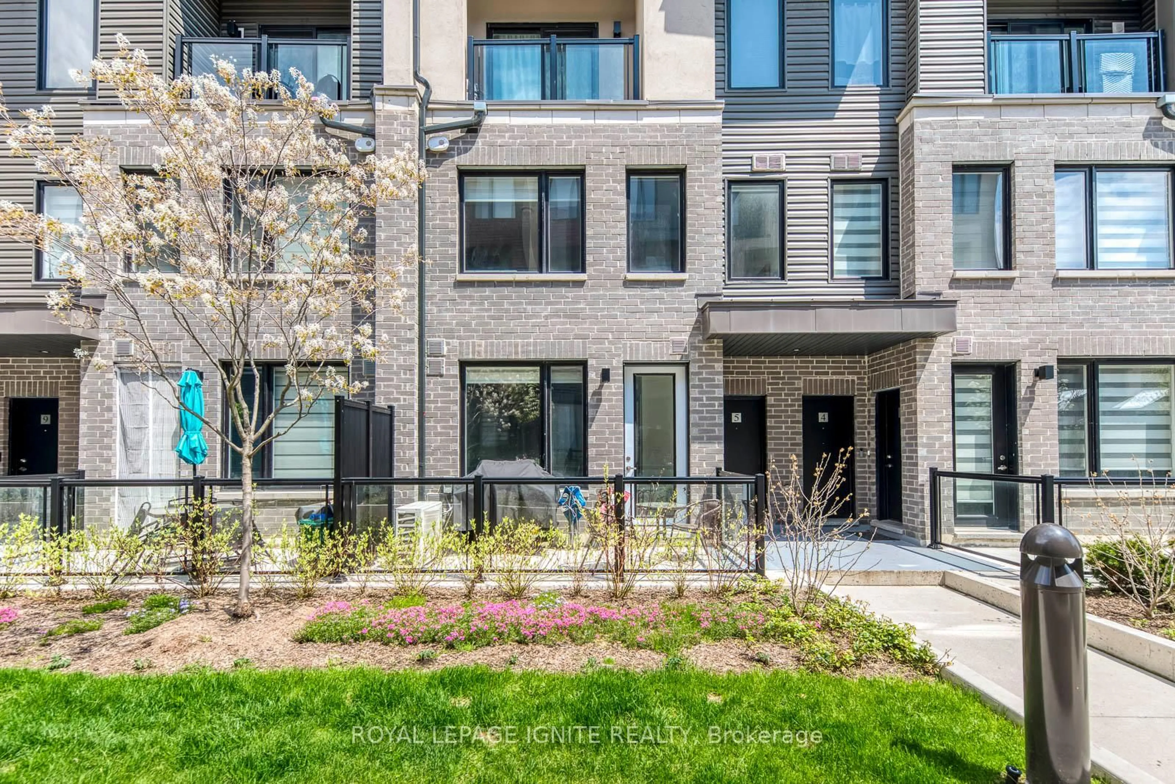 Unknown for 3562 Colonial Dr #6, Mississauga Ontario L5L 0C1