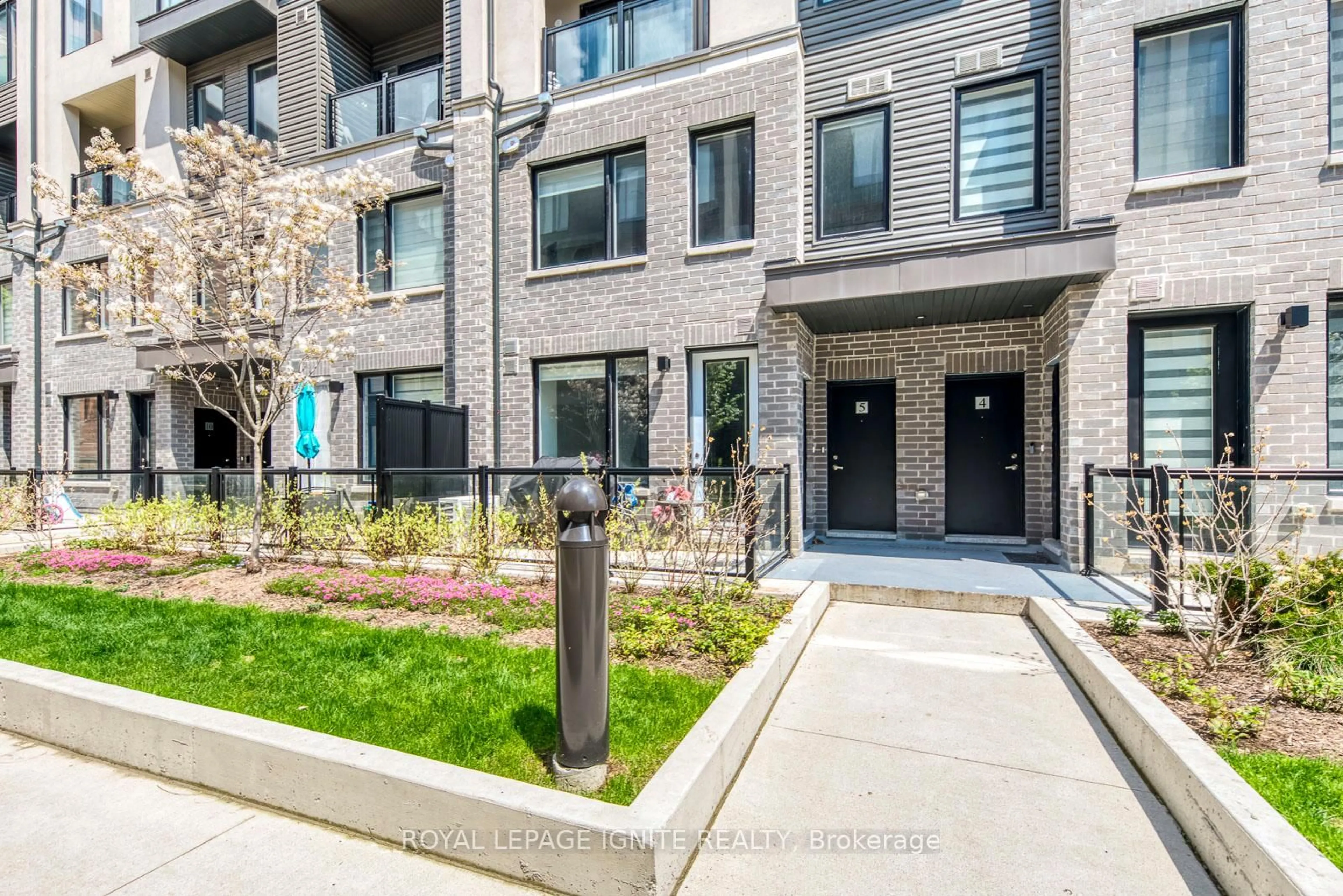 Unknown for 3562 Colonial Dr #6, Mississauga Ontario L5L 0C1