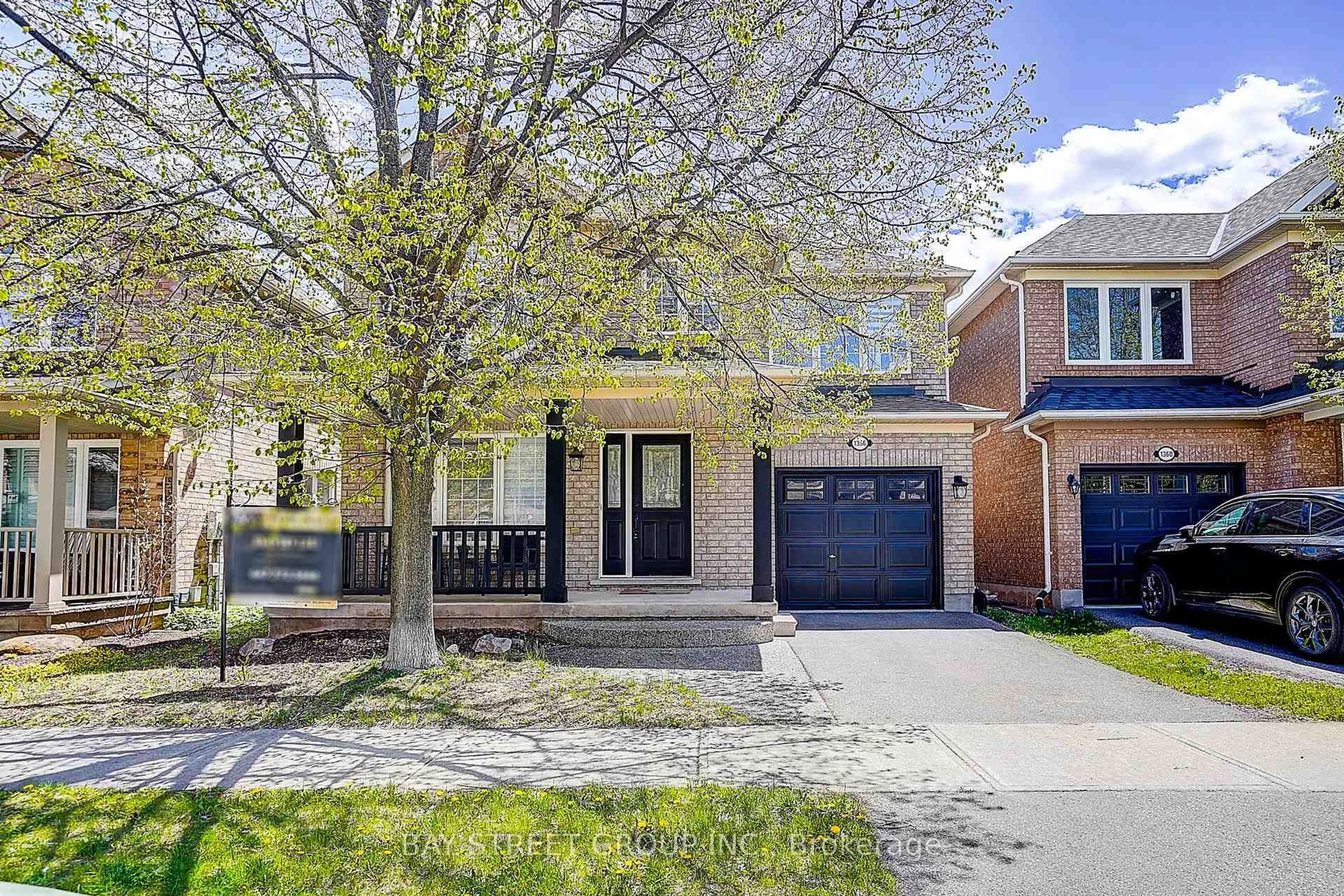 Home with brick exterior material, street for 1356 Ridgebank Dr, Oakville Ontario L6M 4A6