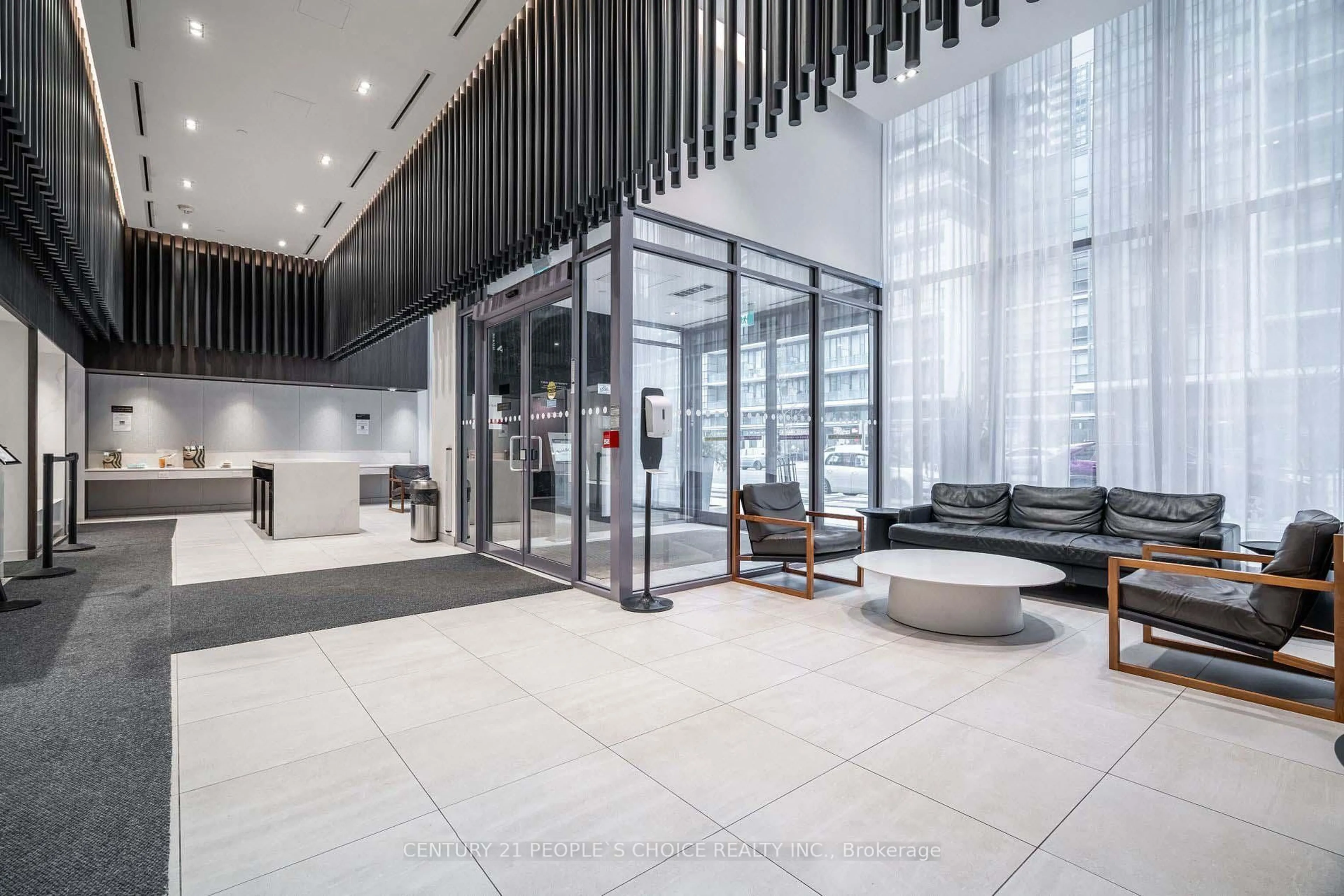 Indoor foyer for 4065 Confederation Pkwy #4308, Mississauga Ontario L3B 0L4