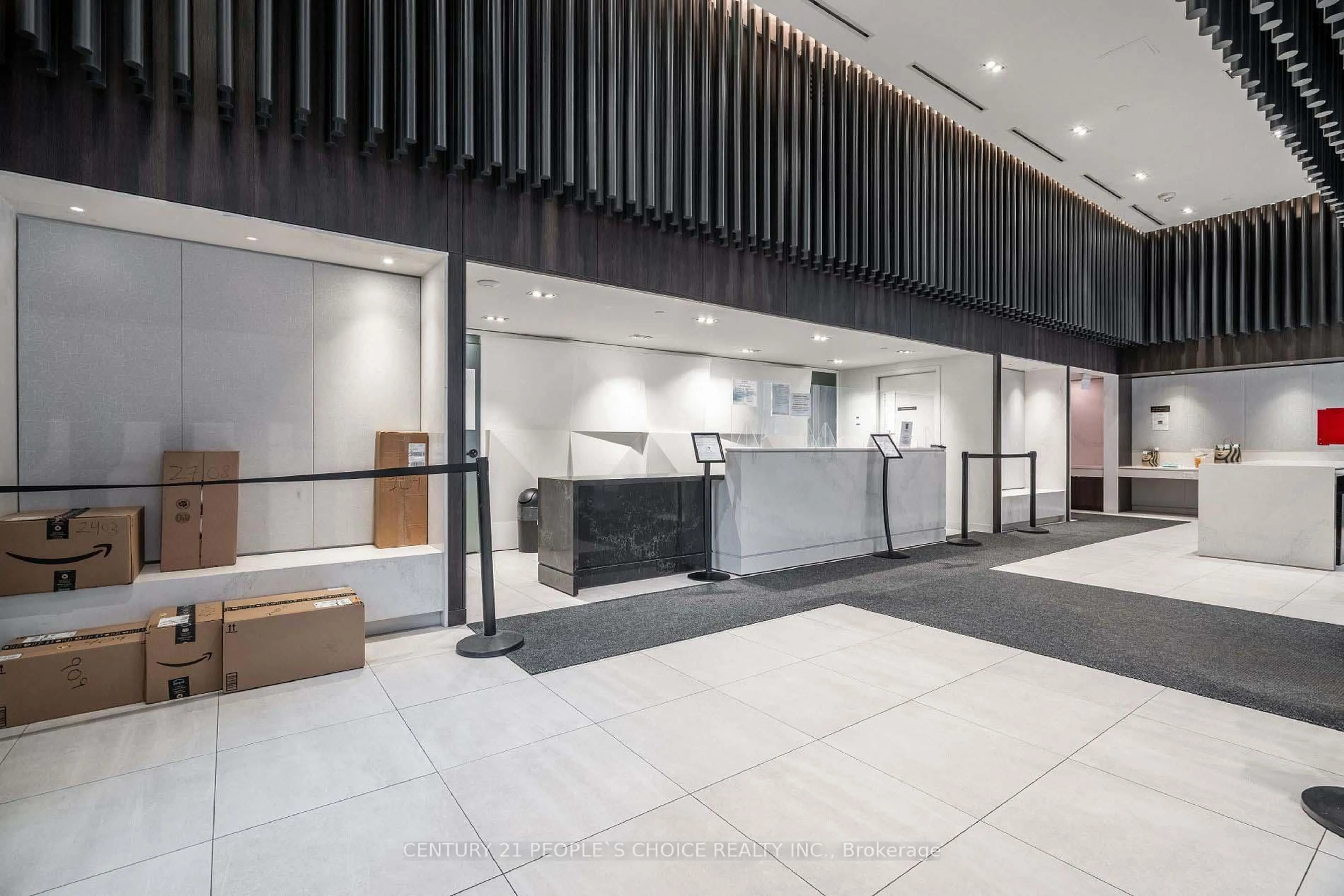 Indoor foyer for 4065 Confederation Pkwy #4308, Mississauga Ontario L3B 0L4