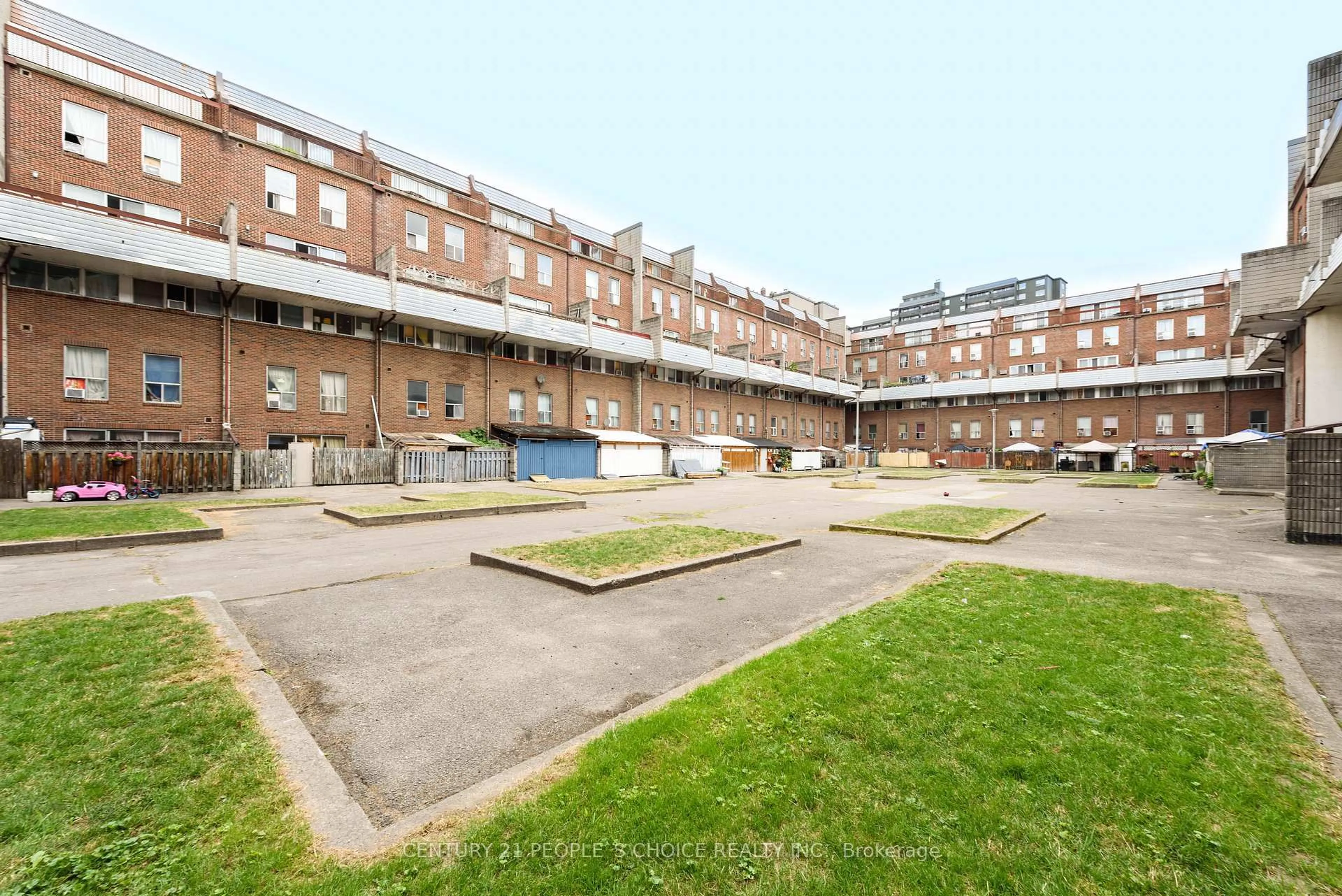 A pic from outside/outdoor area/front of a property/back of a property/a pic from drone, street for 10 Eddystone Ave #116, Toronto Ontario M3N 2T2