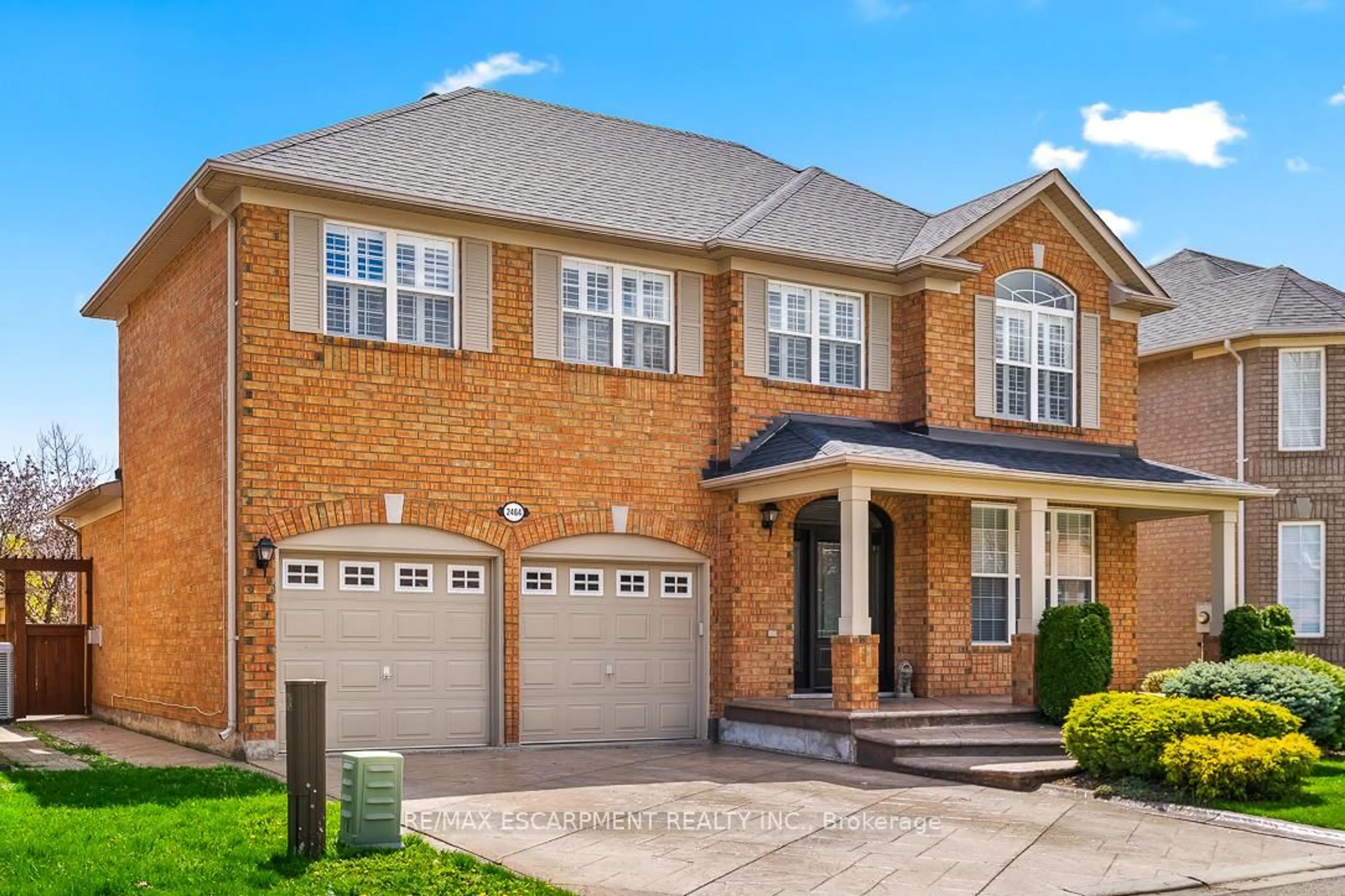 Home with brick exterior material, street for 2464 PEBBLESTONE Crt, Oakville Ontario L6M 4C4