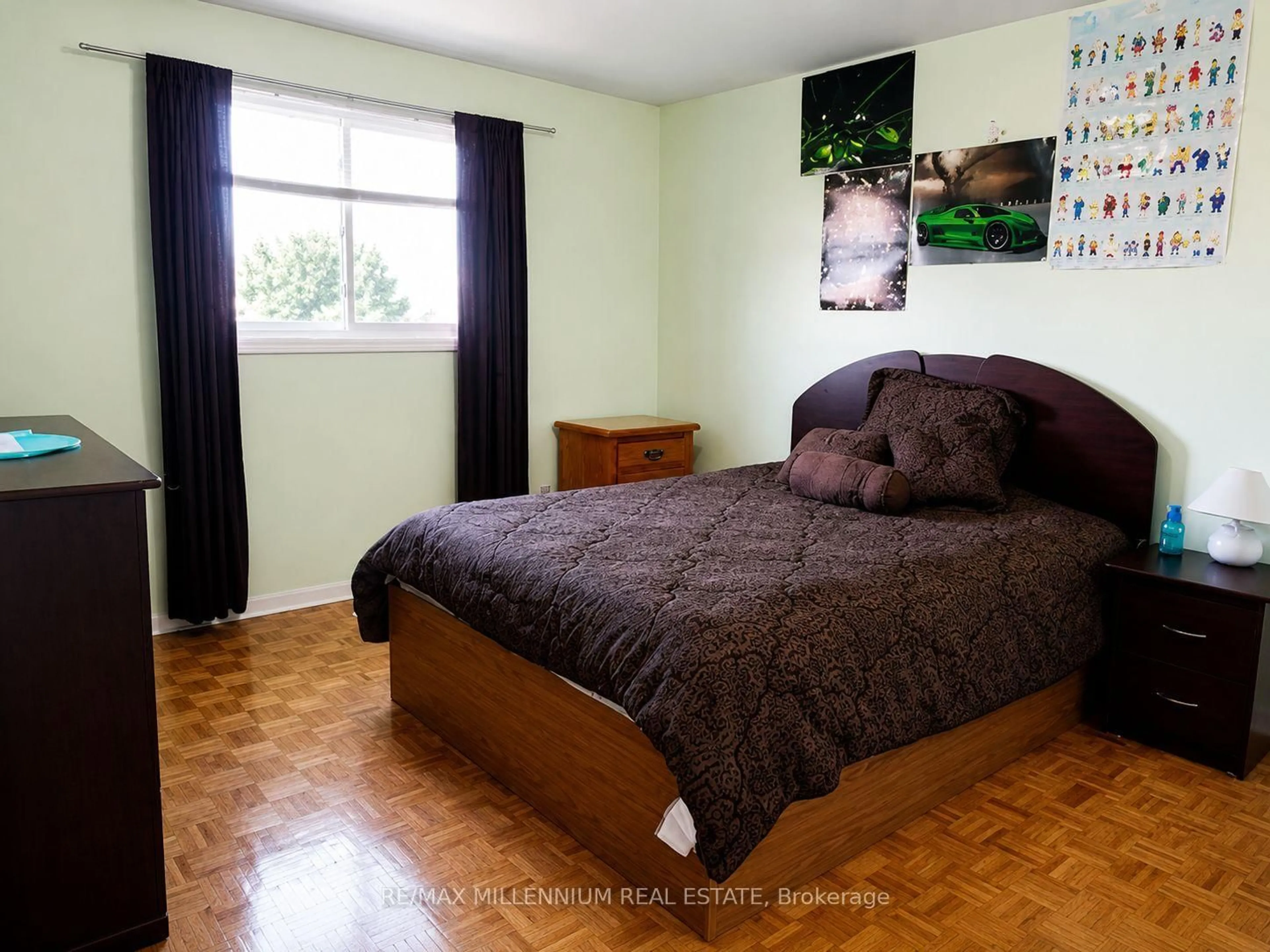Bedroom with bed, unknown for 29 Major Oaks Dr, Brampton Ontario L6V 3K1