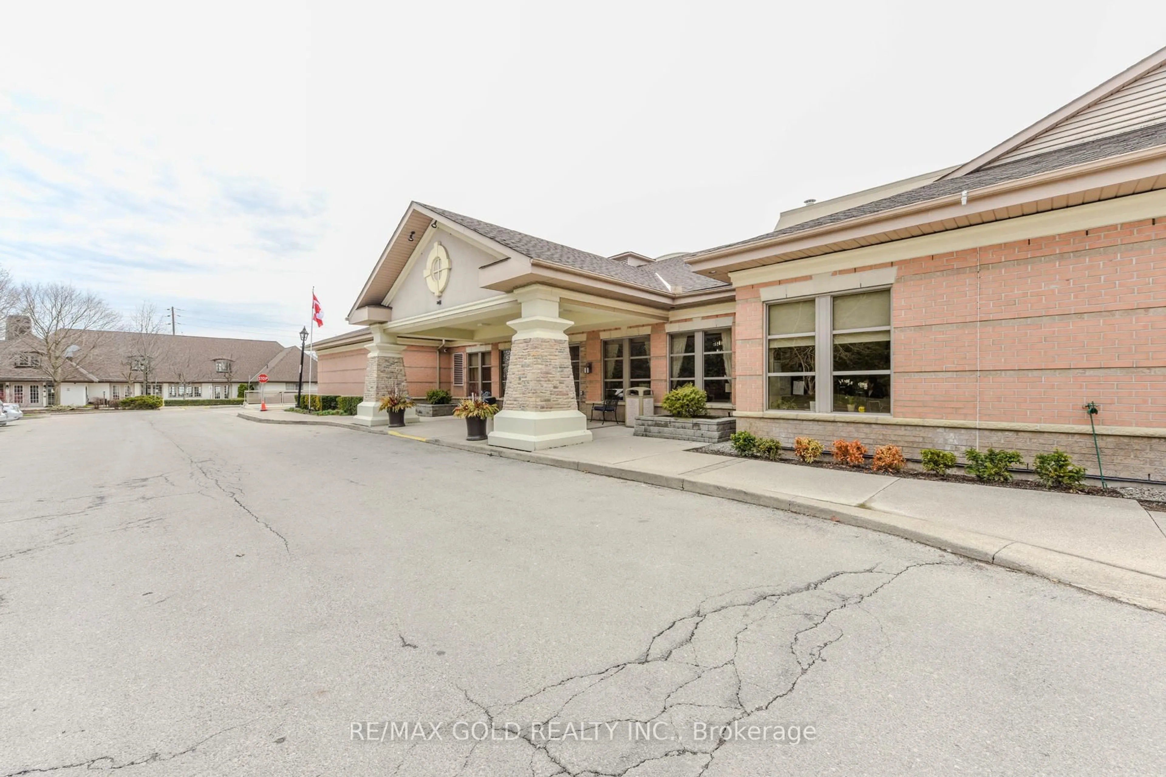 Unknown for 100 Burloak Dr #2411, Burlington Ontario L7L 6P6
