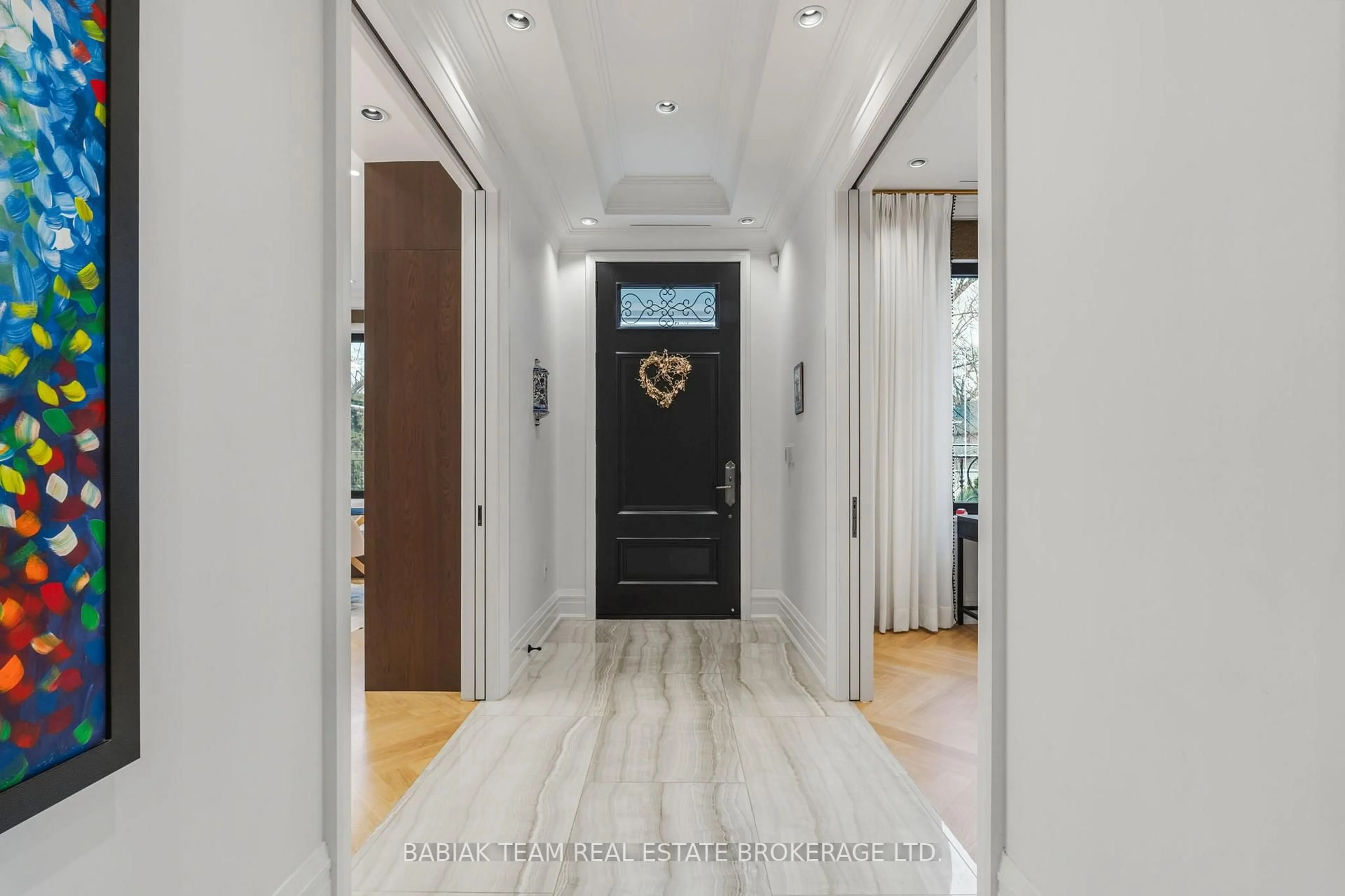 Indoor entryway for 8 Baby Point Terr, Toronto Ontario M6S 4S4