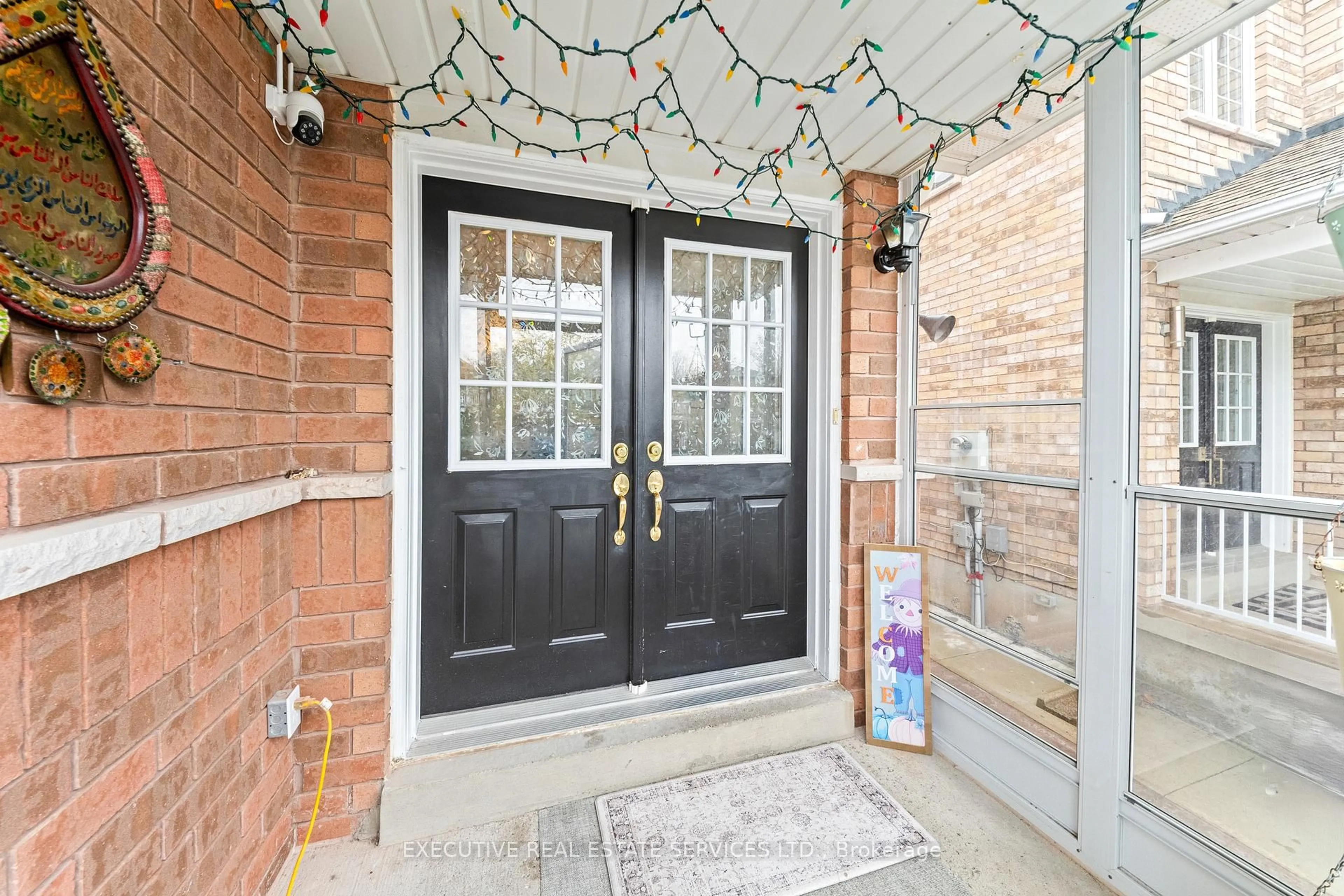 Indoor entryway for 5727 Keldrew Ave, Mississauga Ontario L5M 7B9