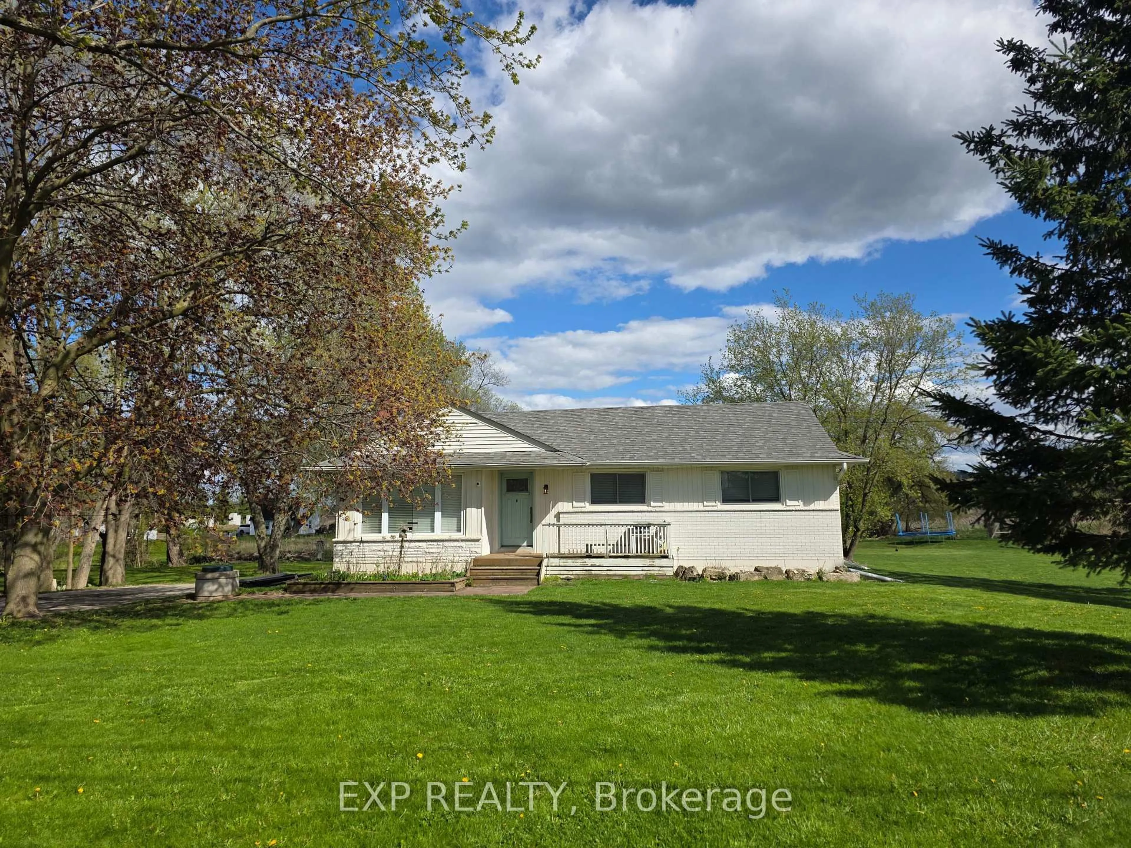 A pic from outside/outdoor area/front of a property/back of a property/a pic from drone, water/lake/river/ocean view for 2724 8 Sdrd, Burlington Ontario L7P 0E6