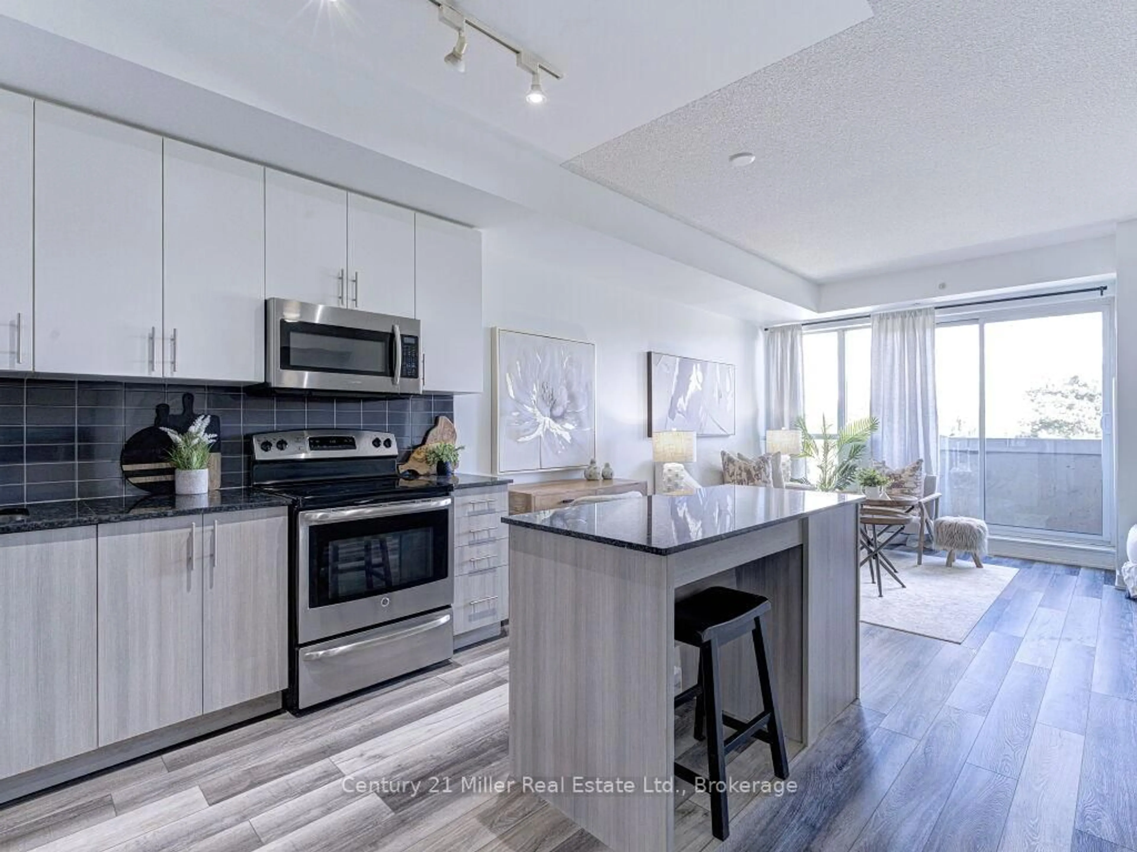 Open concept kitchen, unknown for 1284 Guelph Line #305, Burlington Ontario L7P 0T9