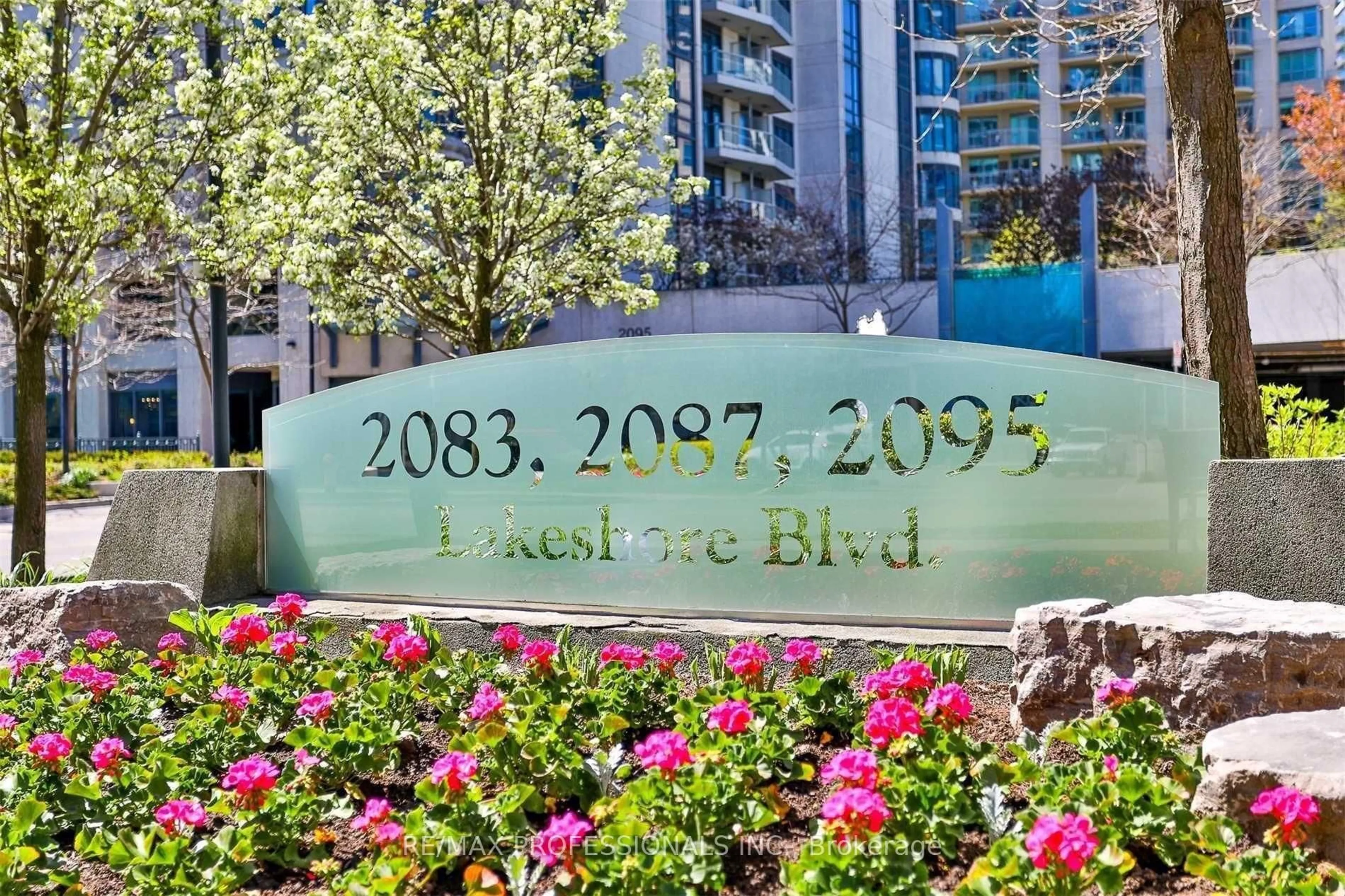 Patio, street for 2087 Lake Shore Blvd #1202, Toronto Ontario M8V 4G3