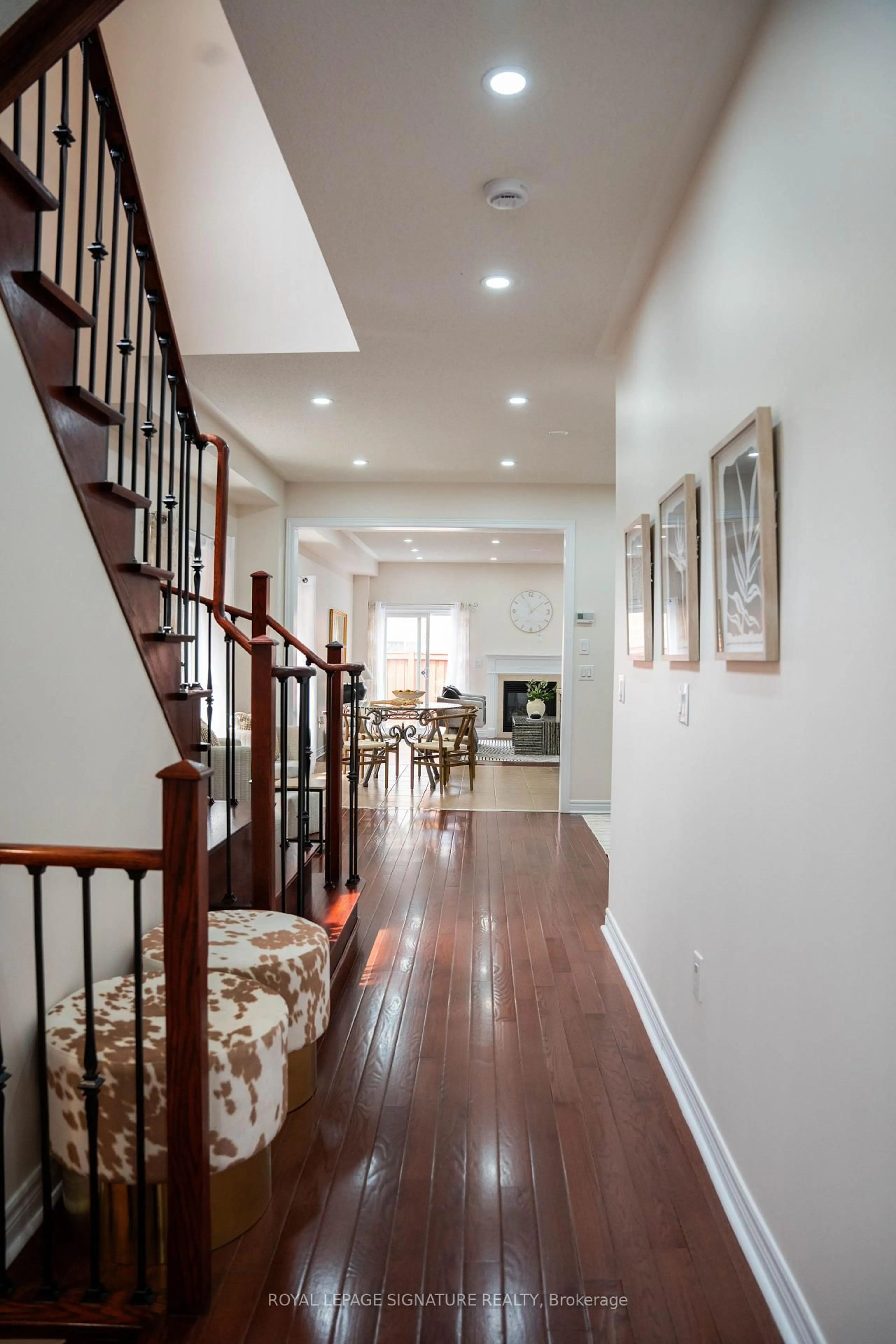 Unknown for 25 Versailles Cres, Brampton Ontario L6P 3J8