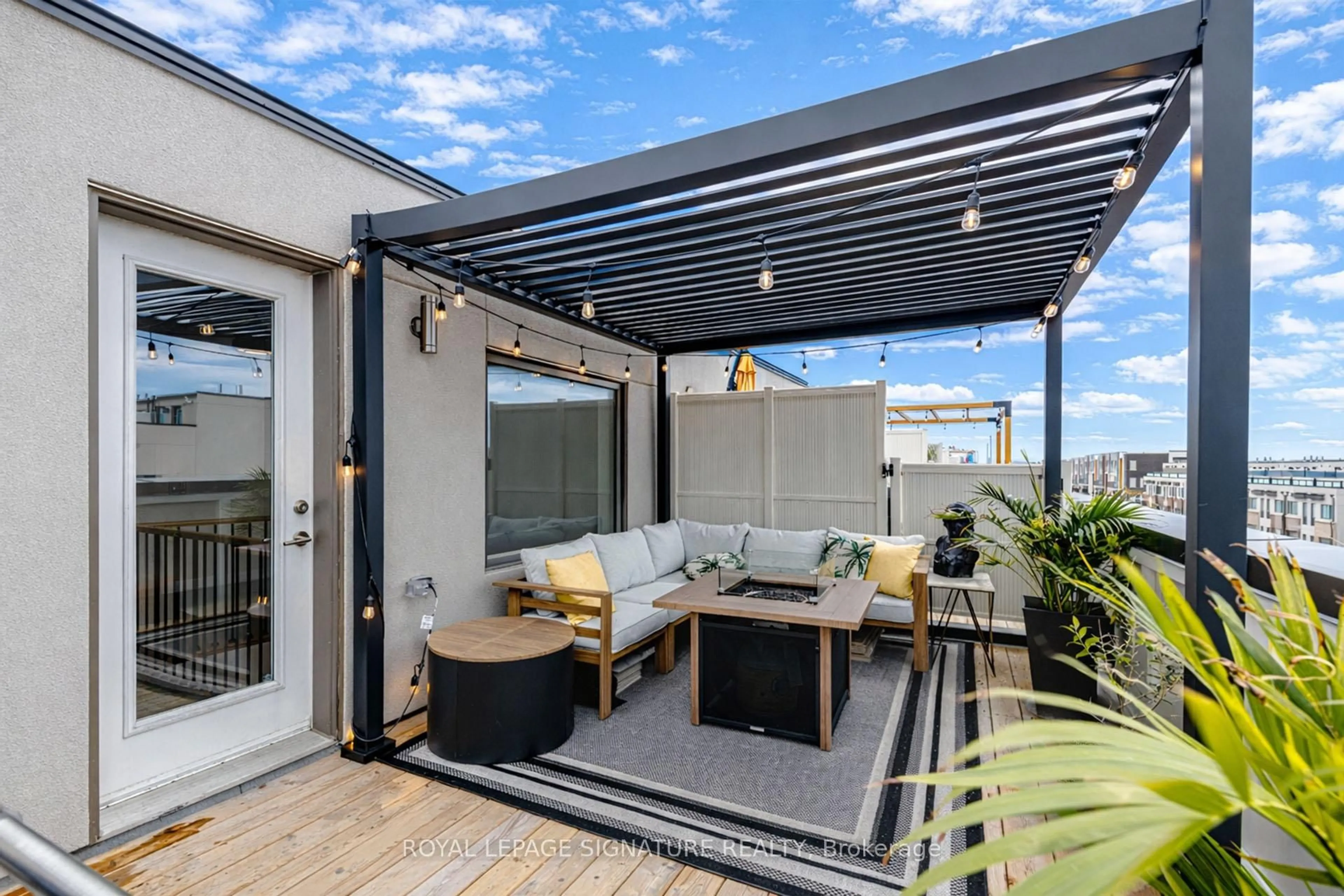 Patio, street for 171 William Duncan Rd #3, Toronto Ontario M3K 0B8