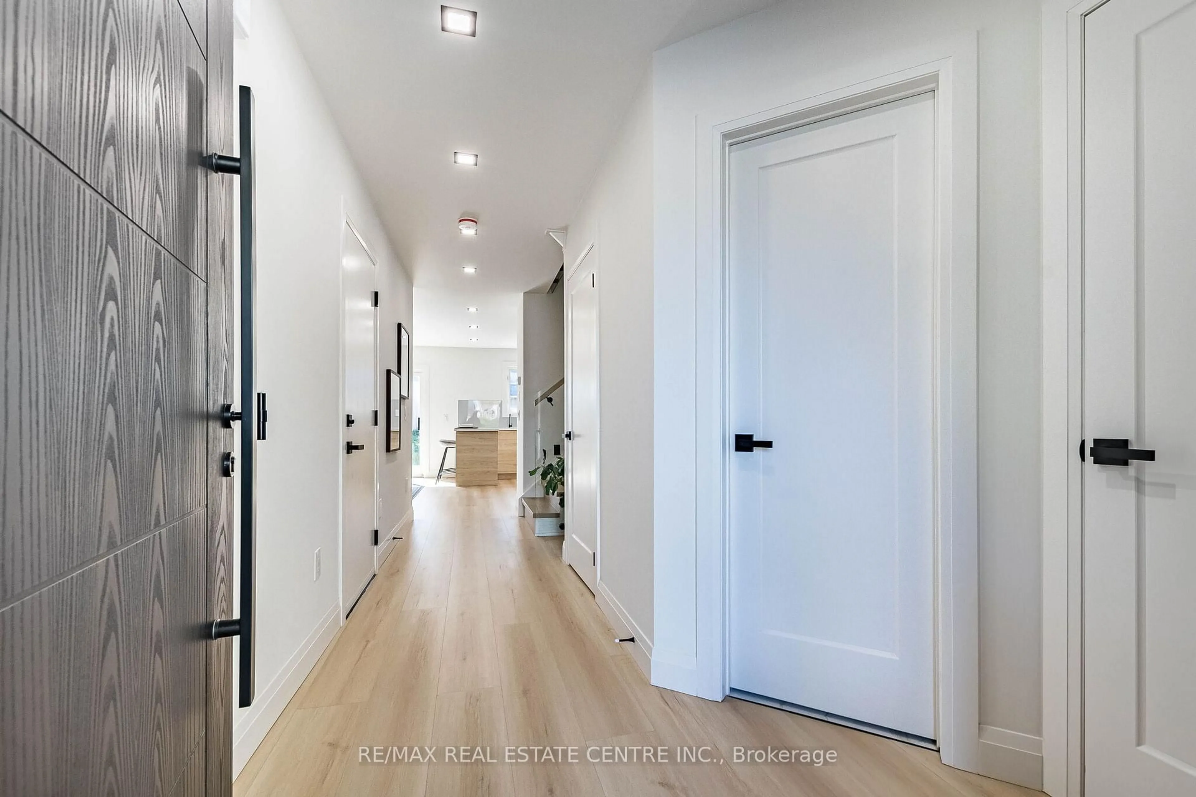Indoor entryway for 51 Checkerberry Cres, Brampton Ontario L6R 2S9