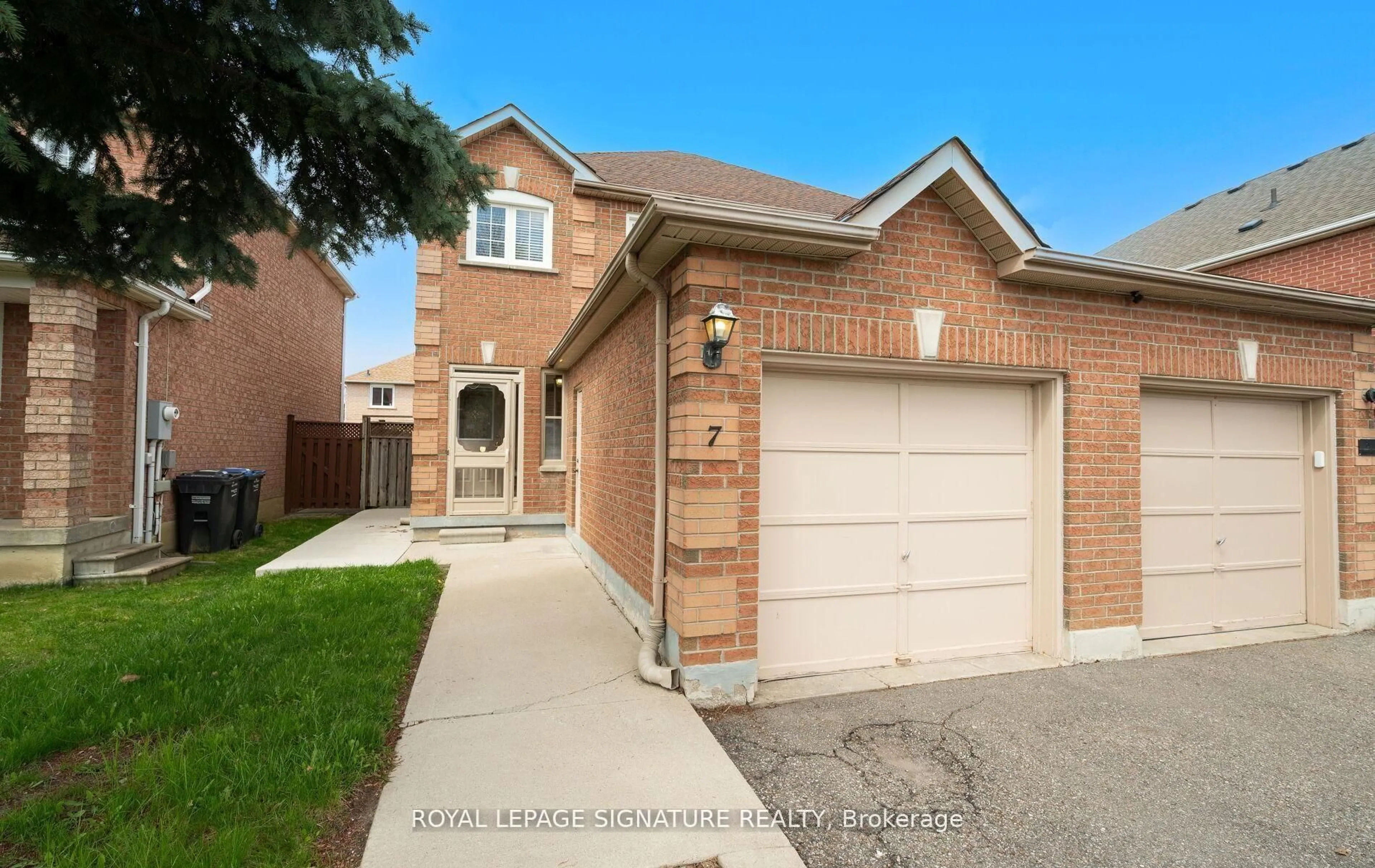 Home with brick exterior material, street for 7 Kitto Crt, Brampton Ontario L6Y 5A9