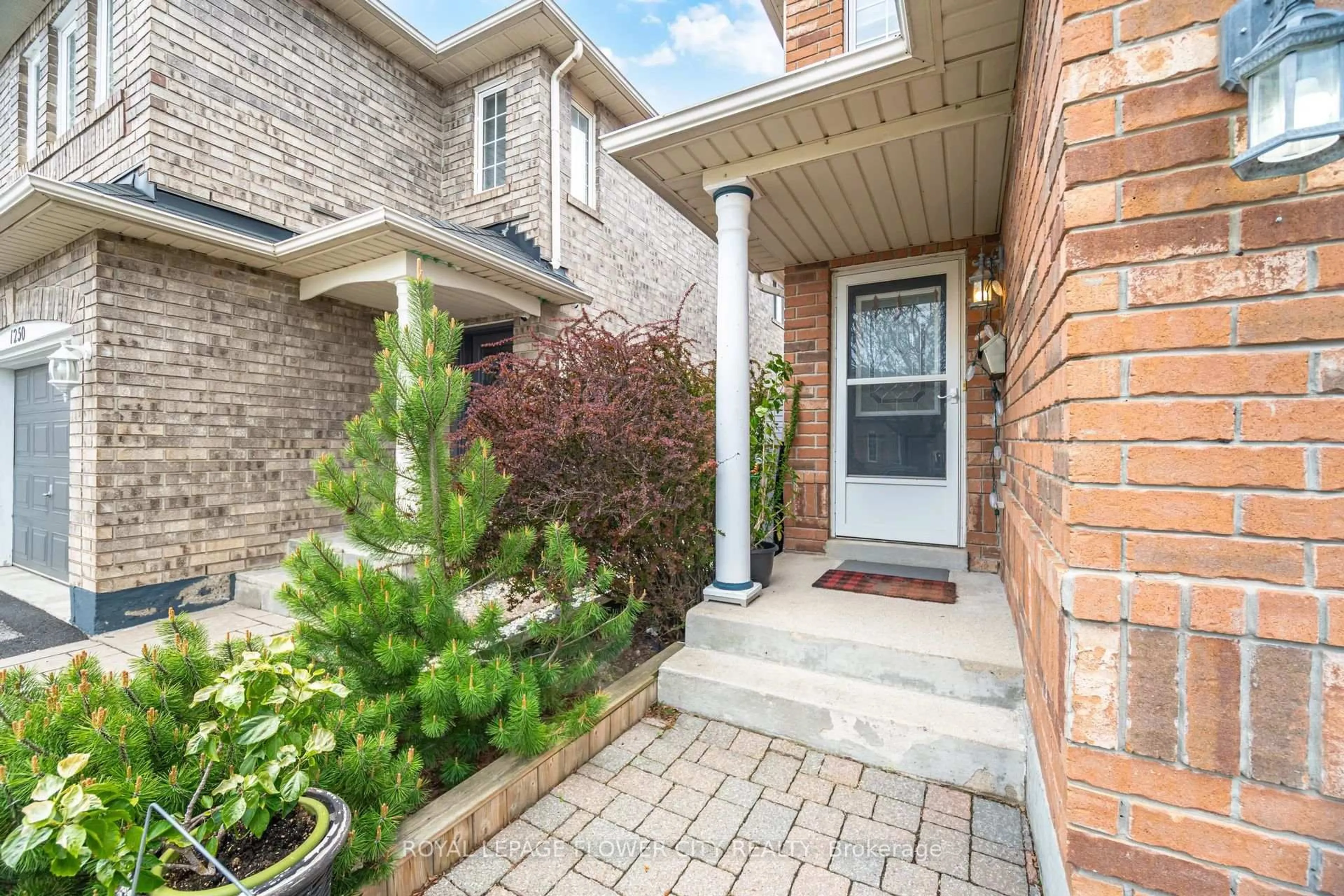 Unknown for 1248 Newell St, Milton Ontario L9T 5R9