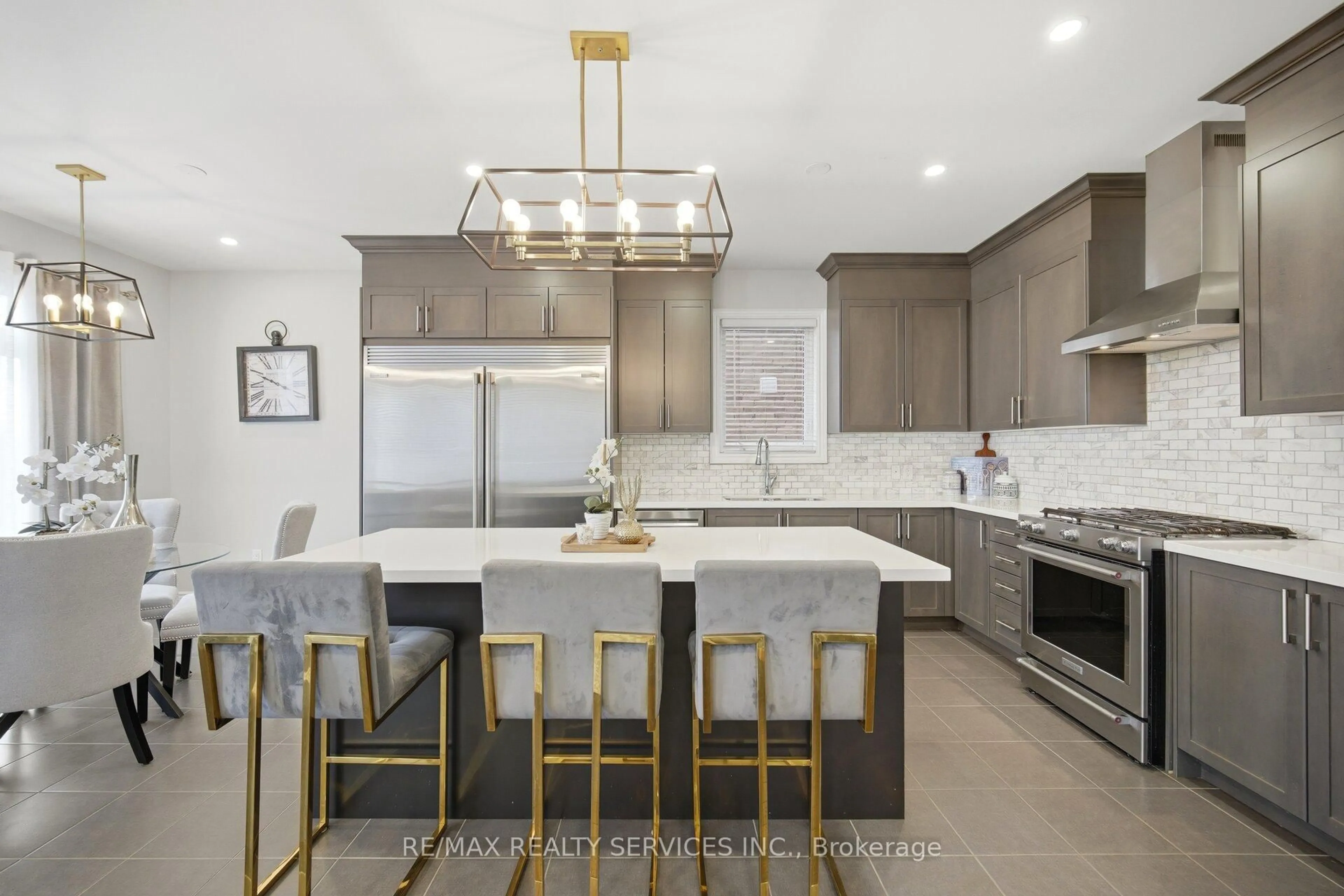 Contemporary kitchen, ceramic/tile floor for 152 Newhouse Blvd, Caledon Ontario L7C 4E1
