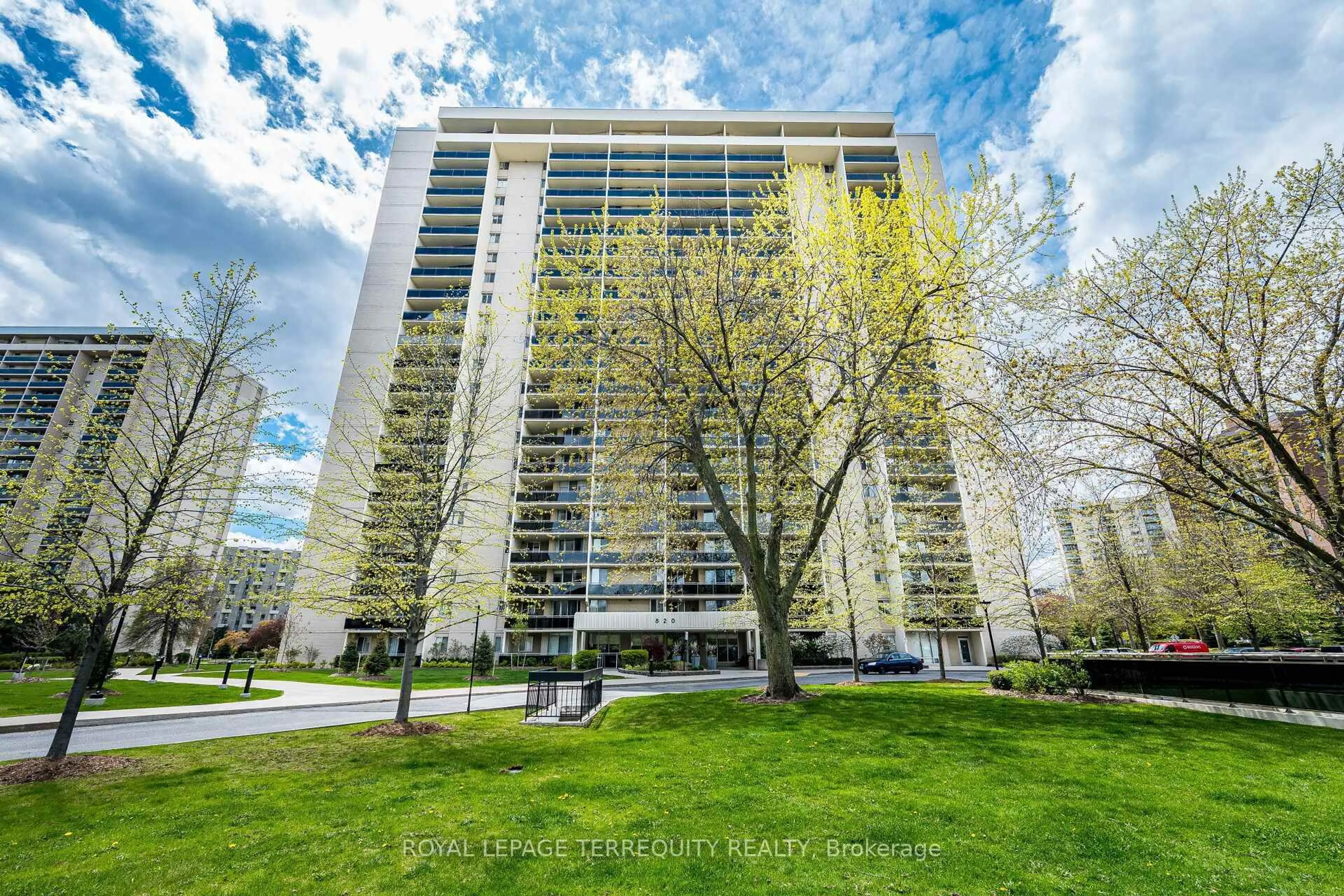 Unknown for 820 Burnhamthorpe Rd #1902, Toronto Ontario M9C 4W2