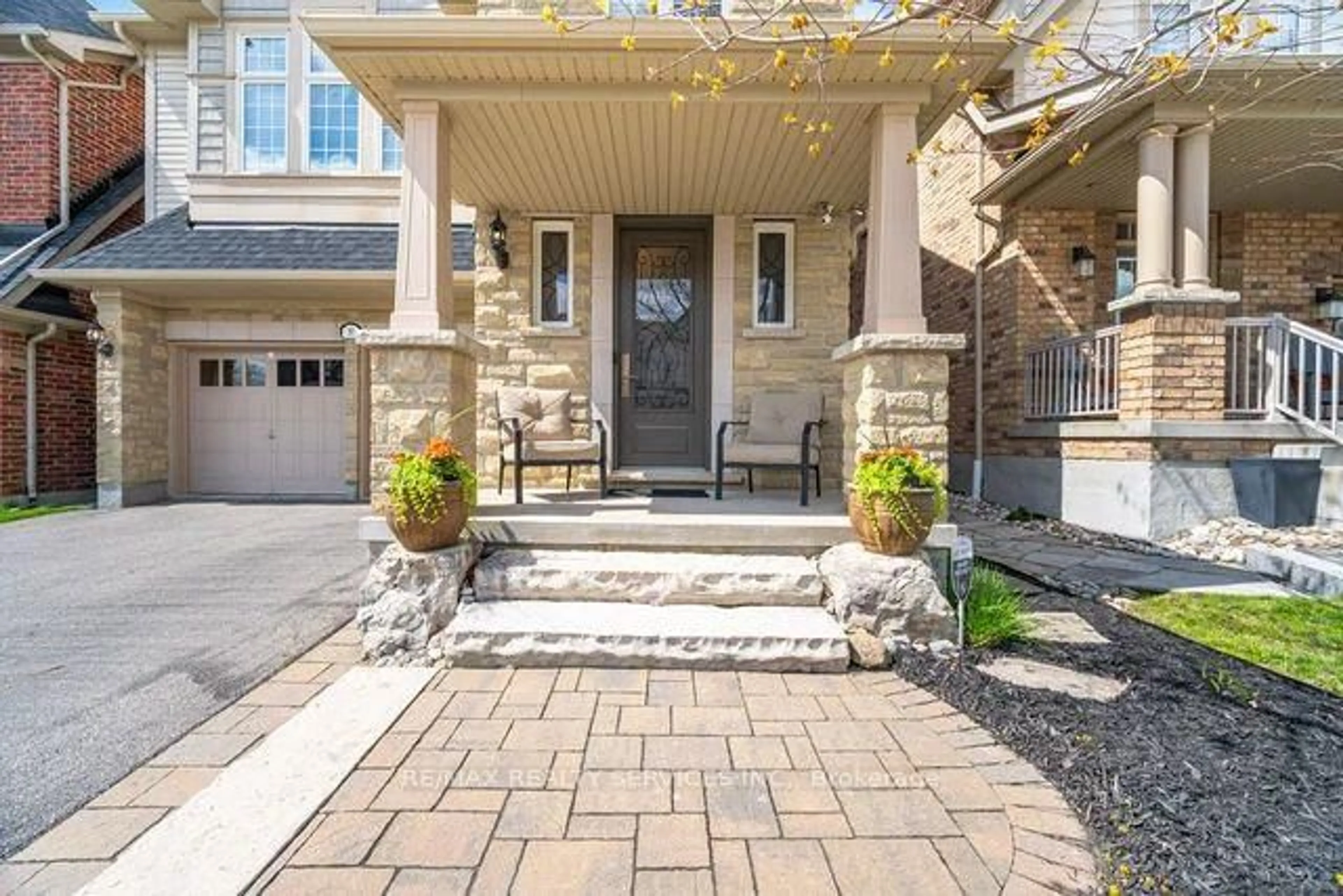 Unknown for 8 Kearny Ave, Caledon Ontario L7C 3N9