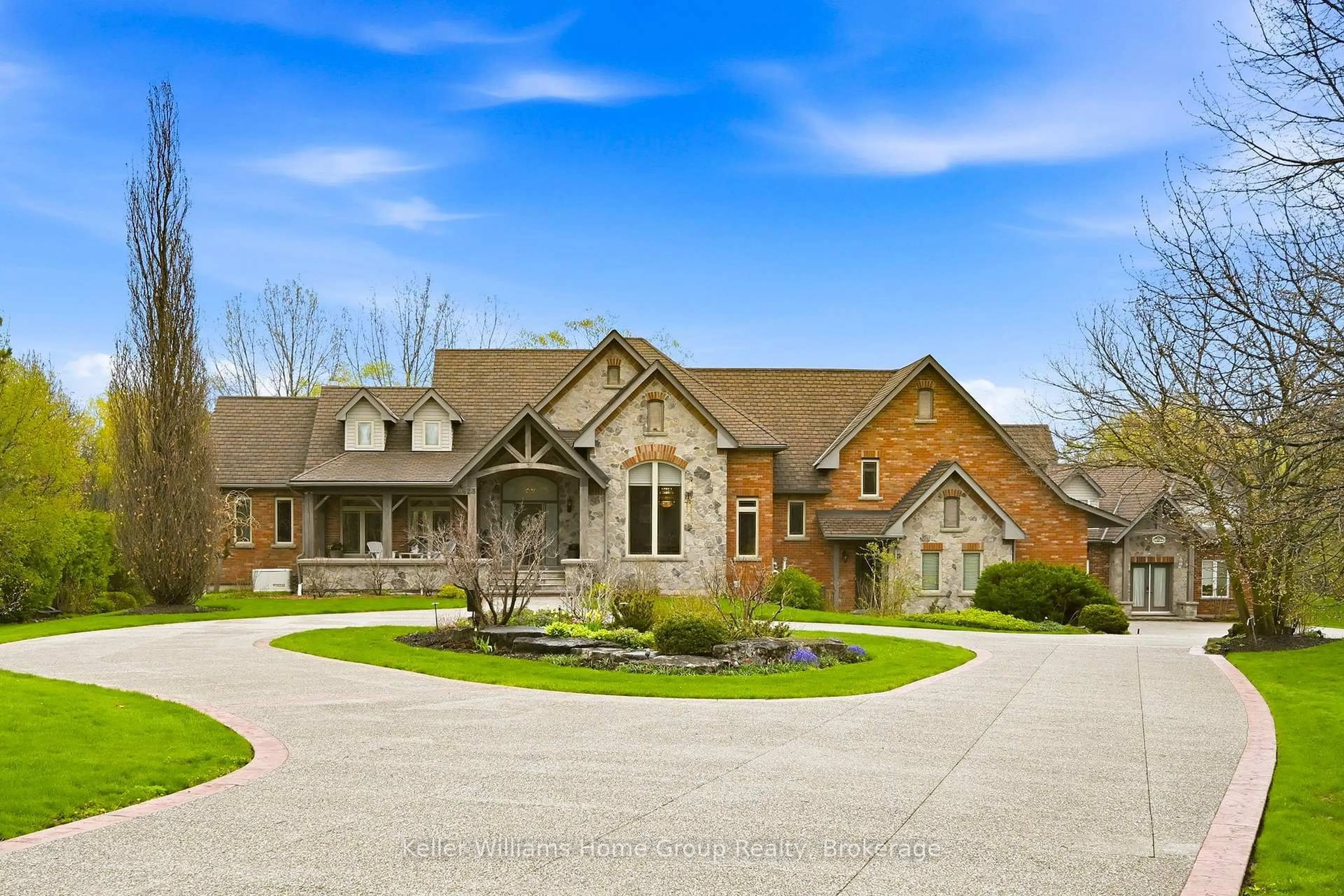 Home with brick exterior material, unknown for 6423 Chelsea Rd, Burlington Ontario L7P 0M8