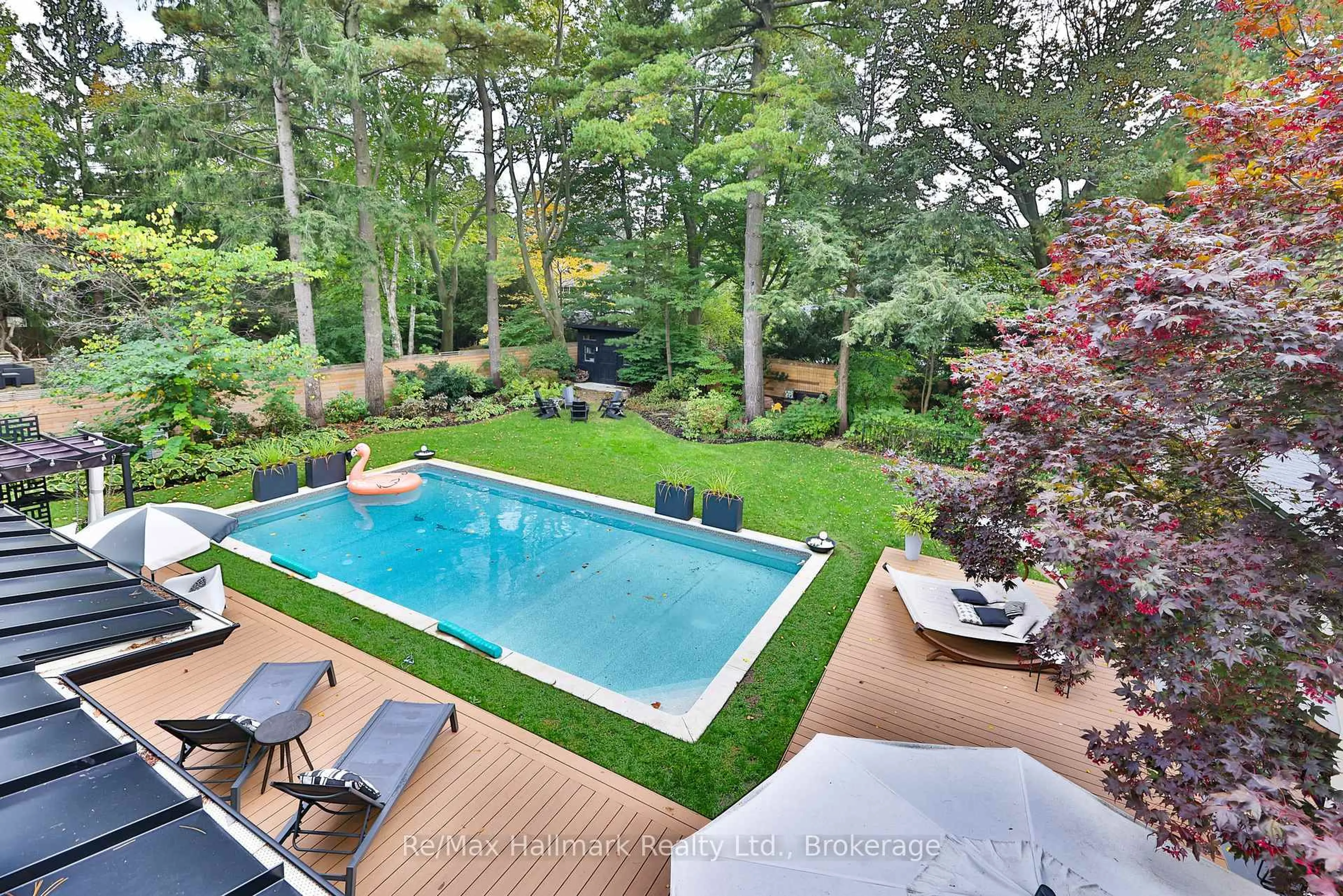 Pool for 200 Chartwell Rd, Oakville Ontario L6J 3Z8