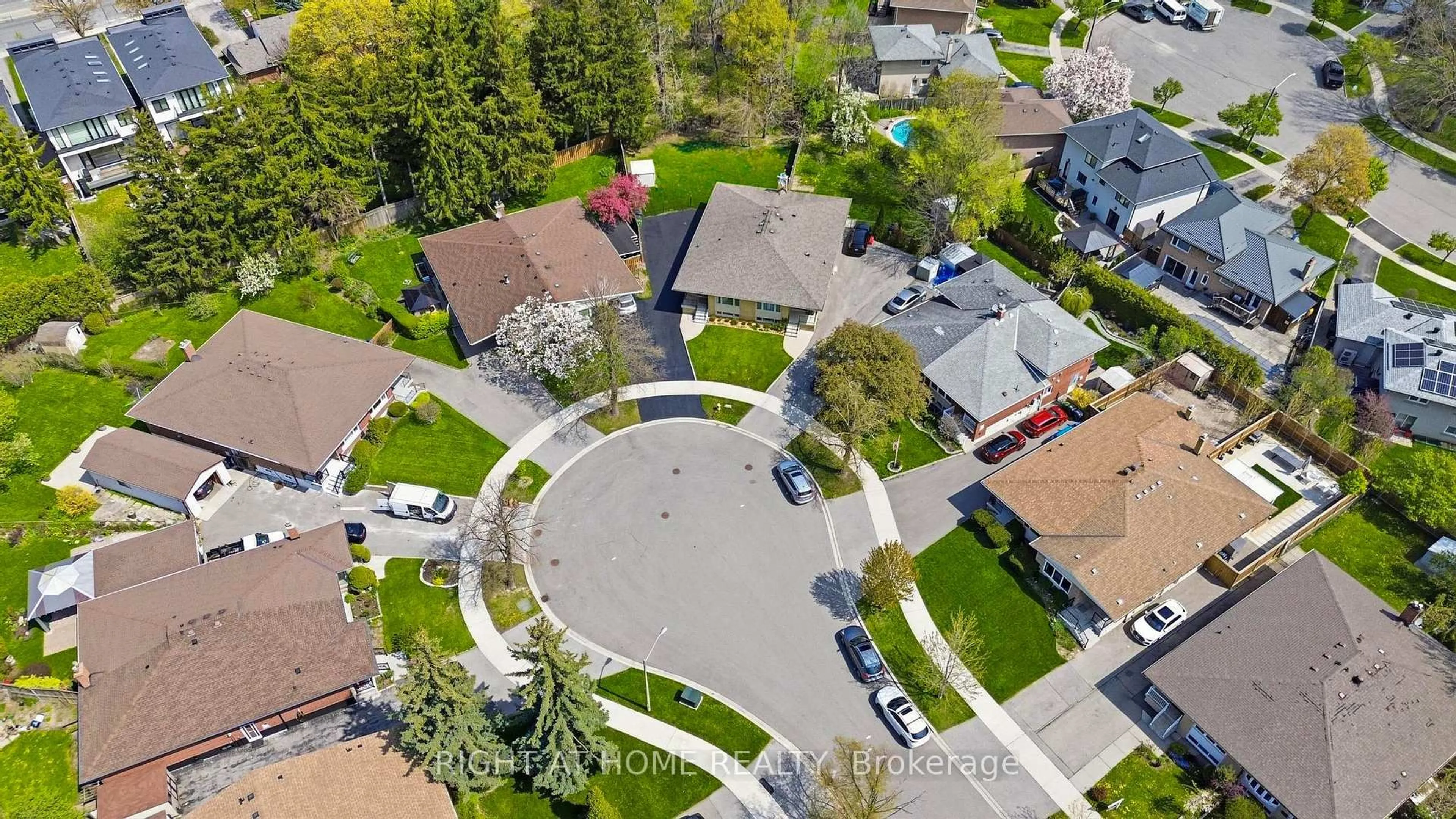 A pic from outside/outdoor area/front of a property/back of a property/a pic from drone, street for 65 Vanguard Dr, Toronto Ontario M9B 5E8