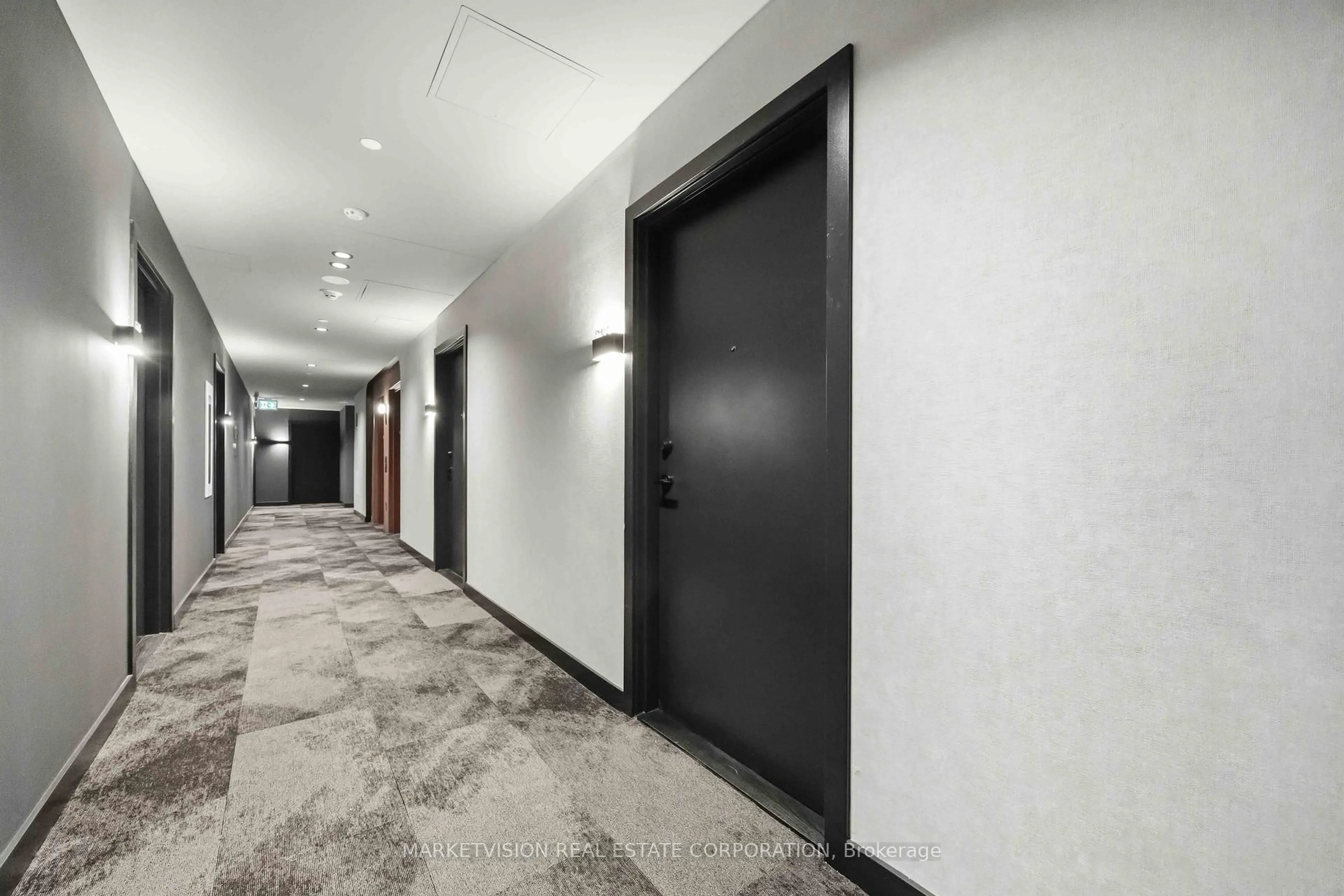 Indoor foyer for 689 The Queensway #802, Toronto Ontario M8Y 1L1