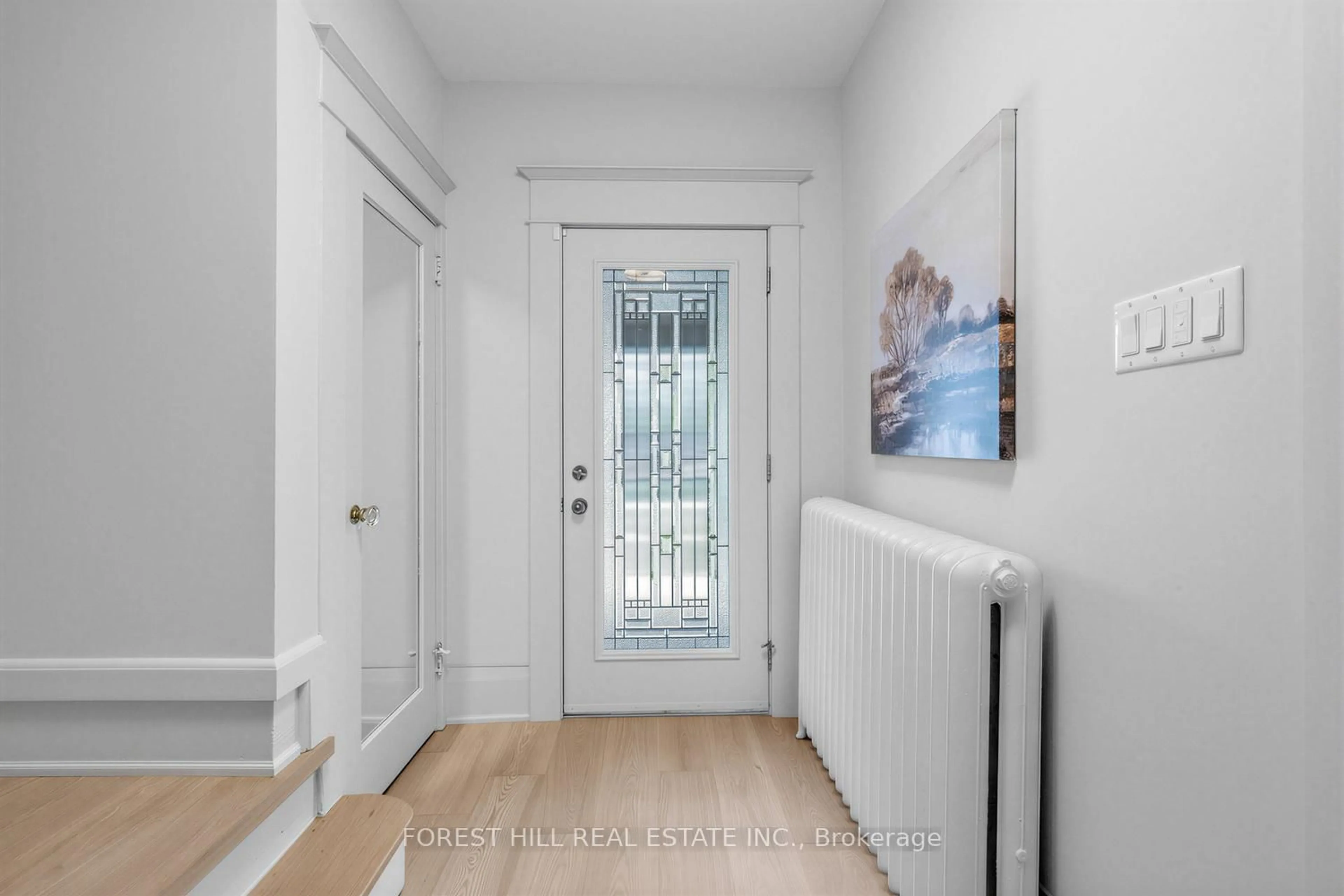Indoor entryway for 35 Westmount Ave, Toronto Ontario M6H 3K2