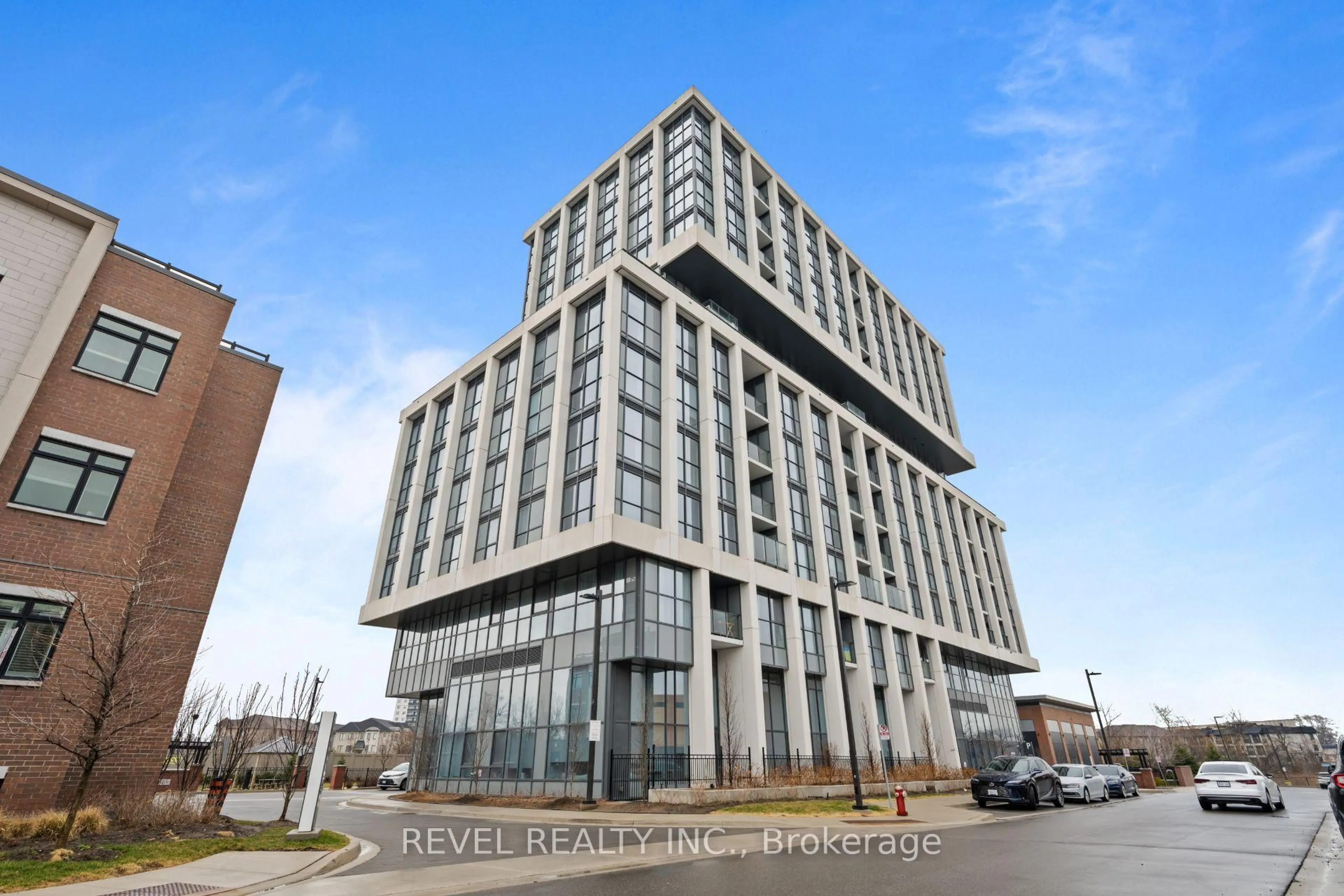 Indoor foyer for 1063 Douglas Mccurdy Common, Mississauga Ontario L5G 0C5