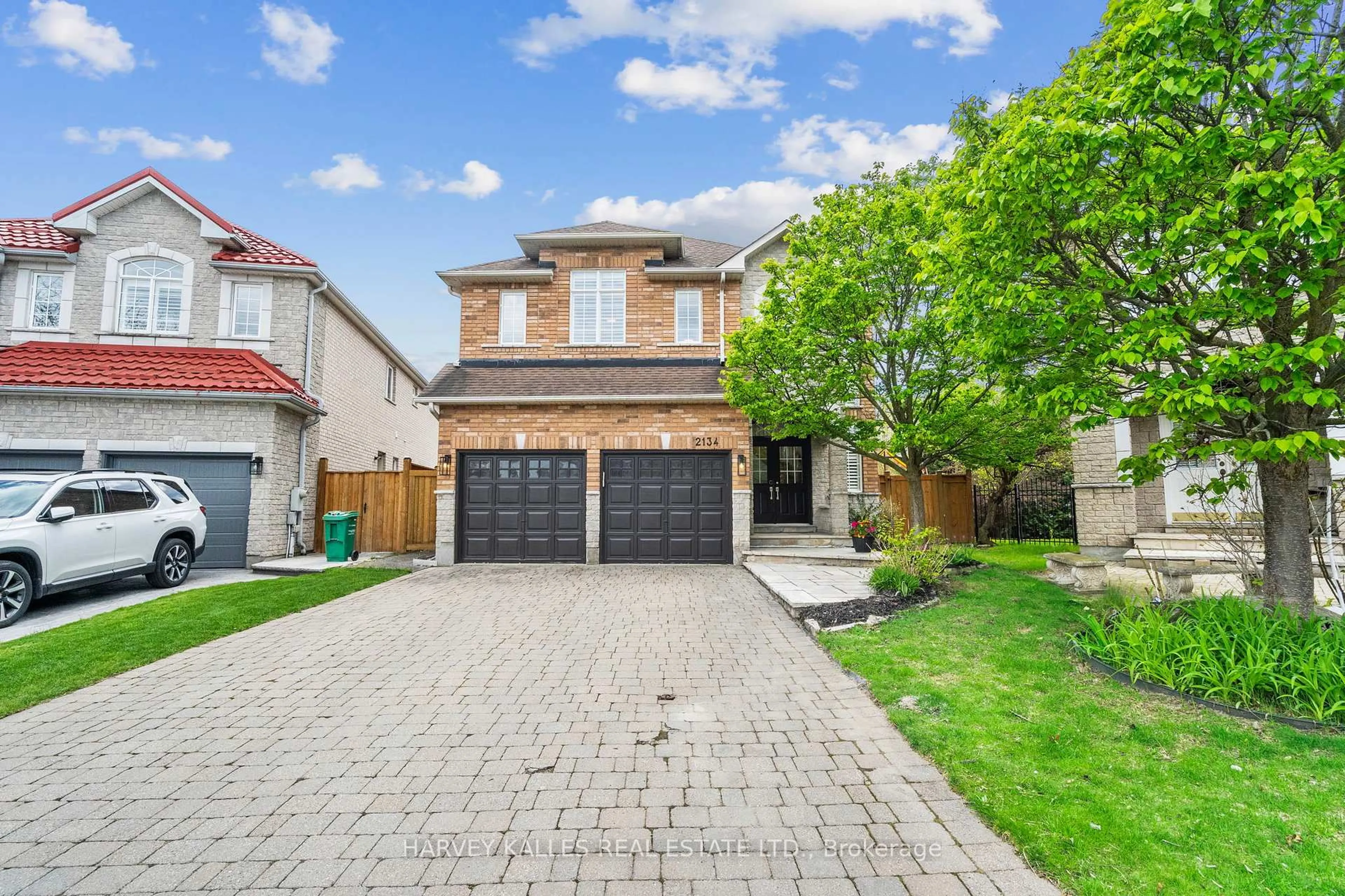 Home with brick exterior material, street for 2134 Danube Crt, Mississauga Ontario L5K 2T1