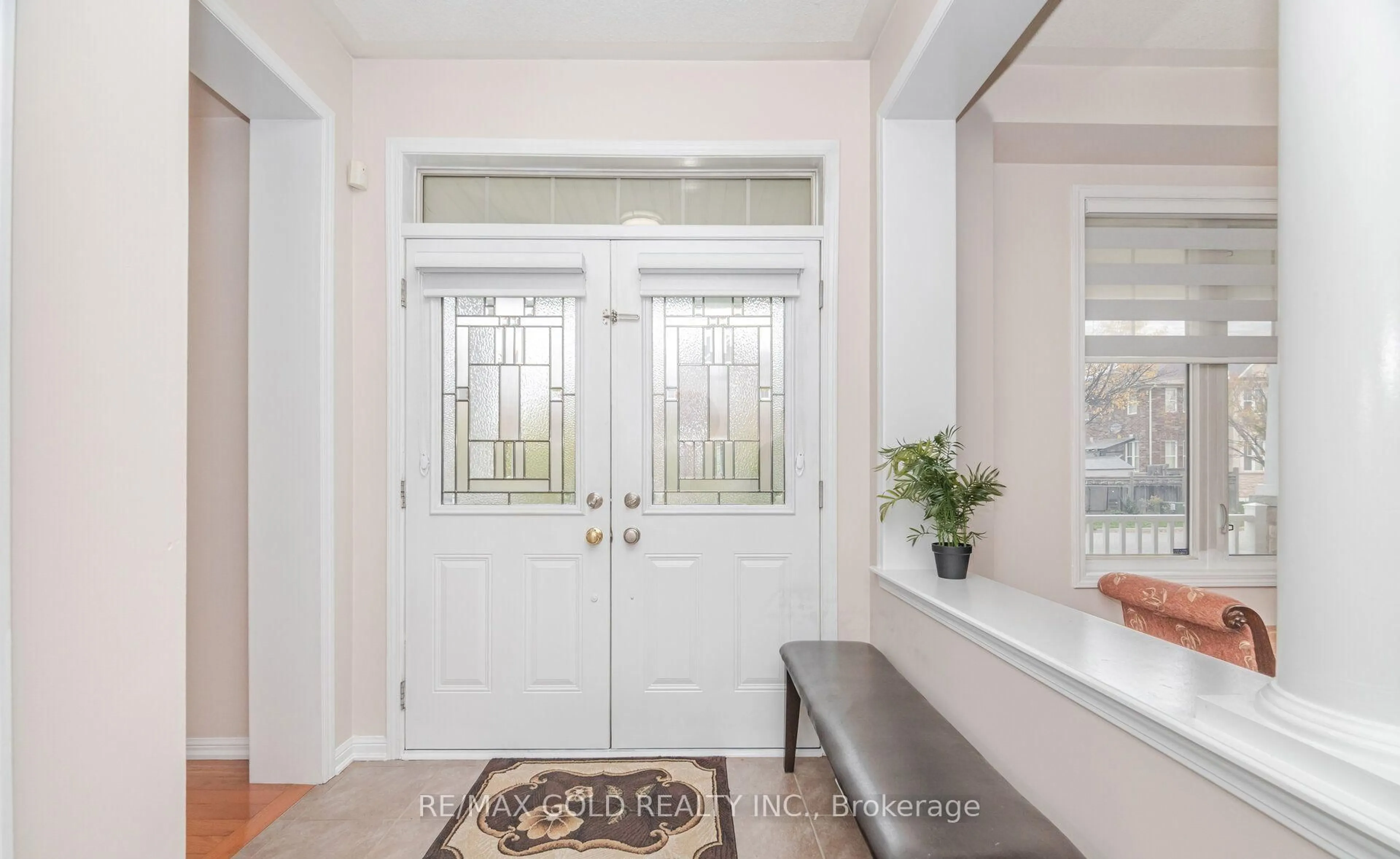 Indoor entryway for 1 Restless Gate, Brampton Ontario L6P 3C4