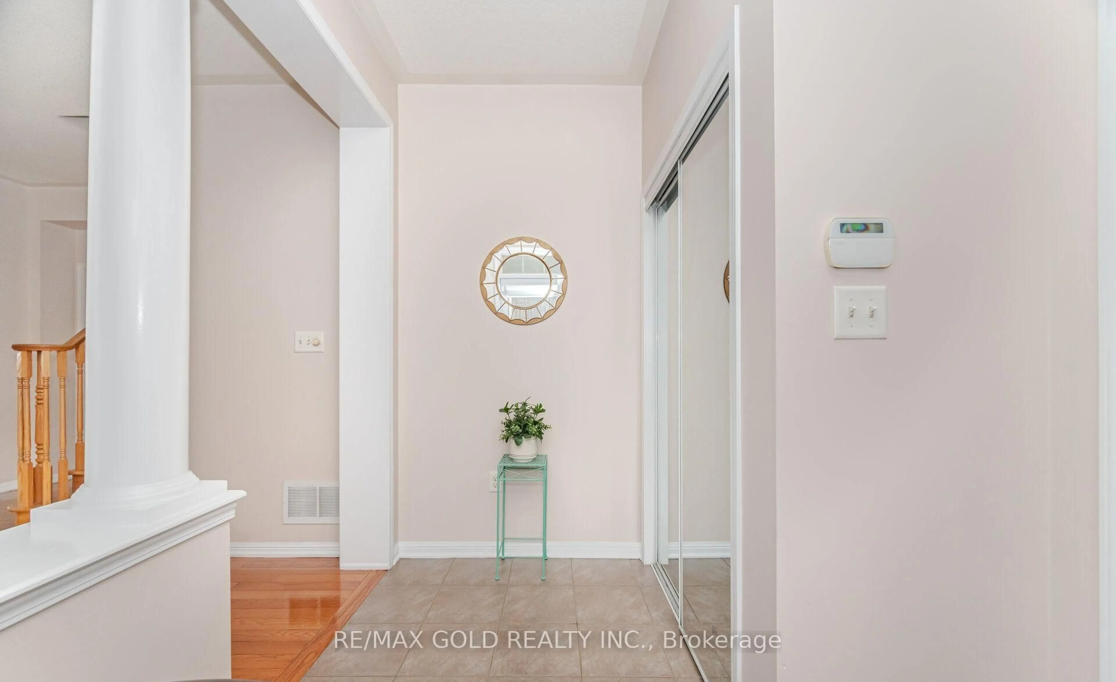 Indoor entryway for 1 Restless Gate, Brampton Ontario L6P 3C4