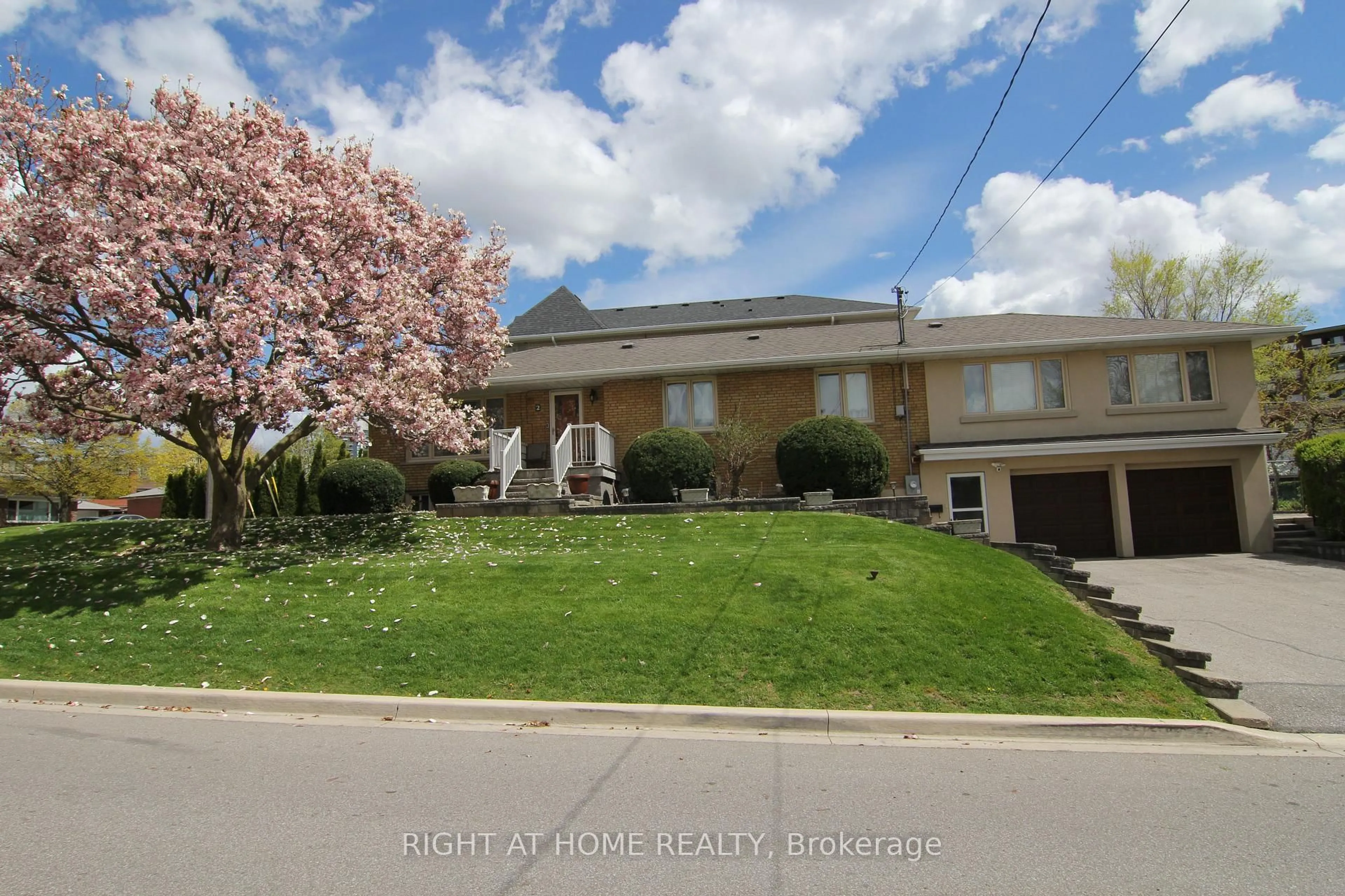 A pic from outside/outdoor area/front of a property/back of a property/a pic from drone, street for 2 Manresa Lane, Toronto Ontario M6L 1H4