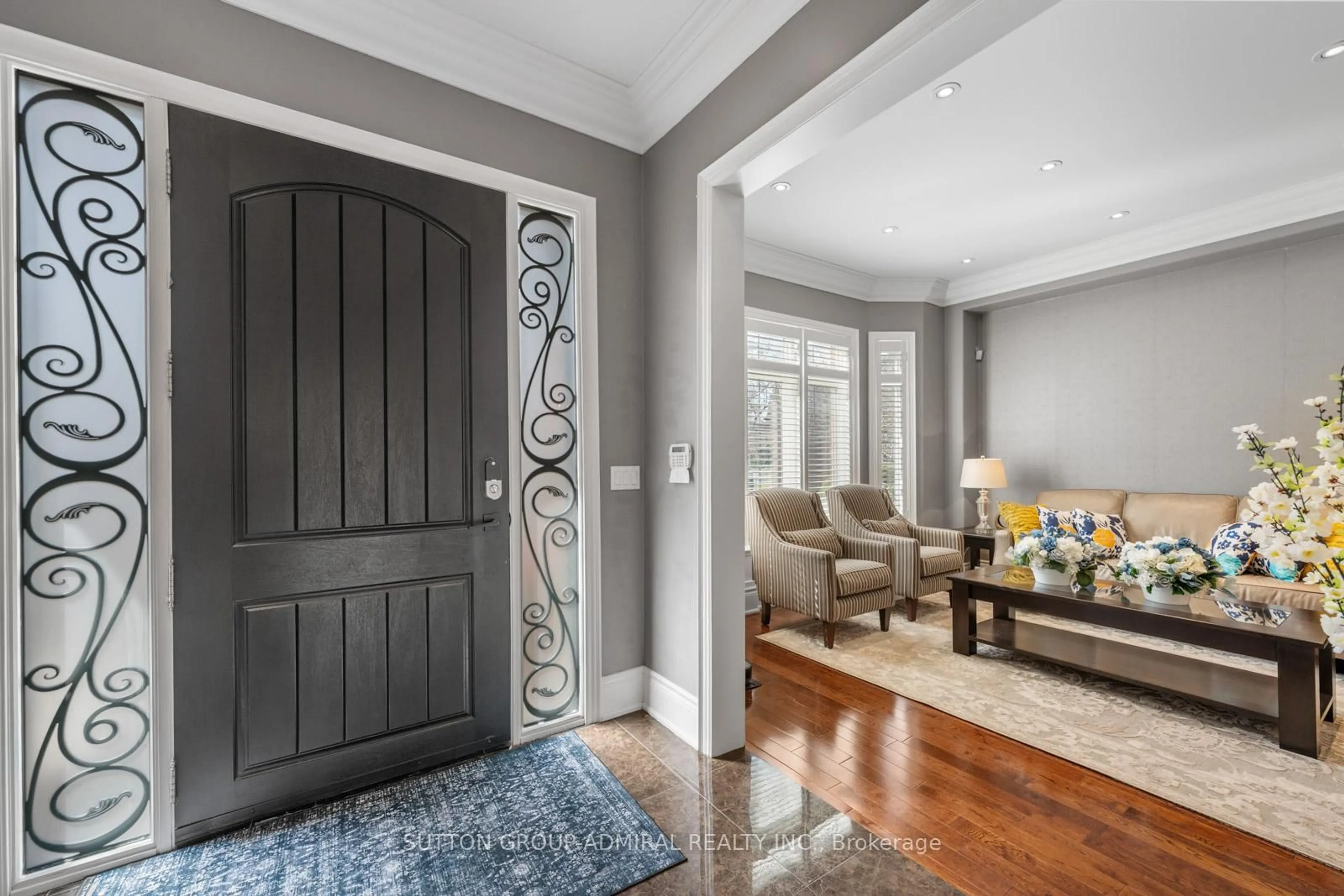 Indoor entryway for 9 Cheshire Dr, Toronto Ontario M9B 2N7