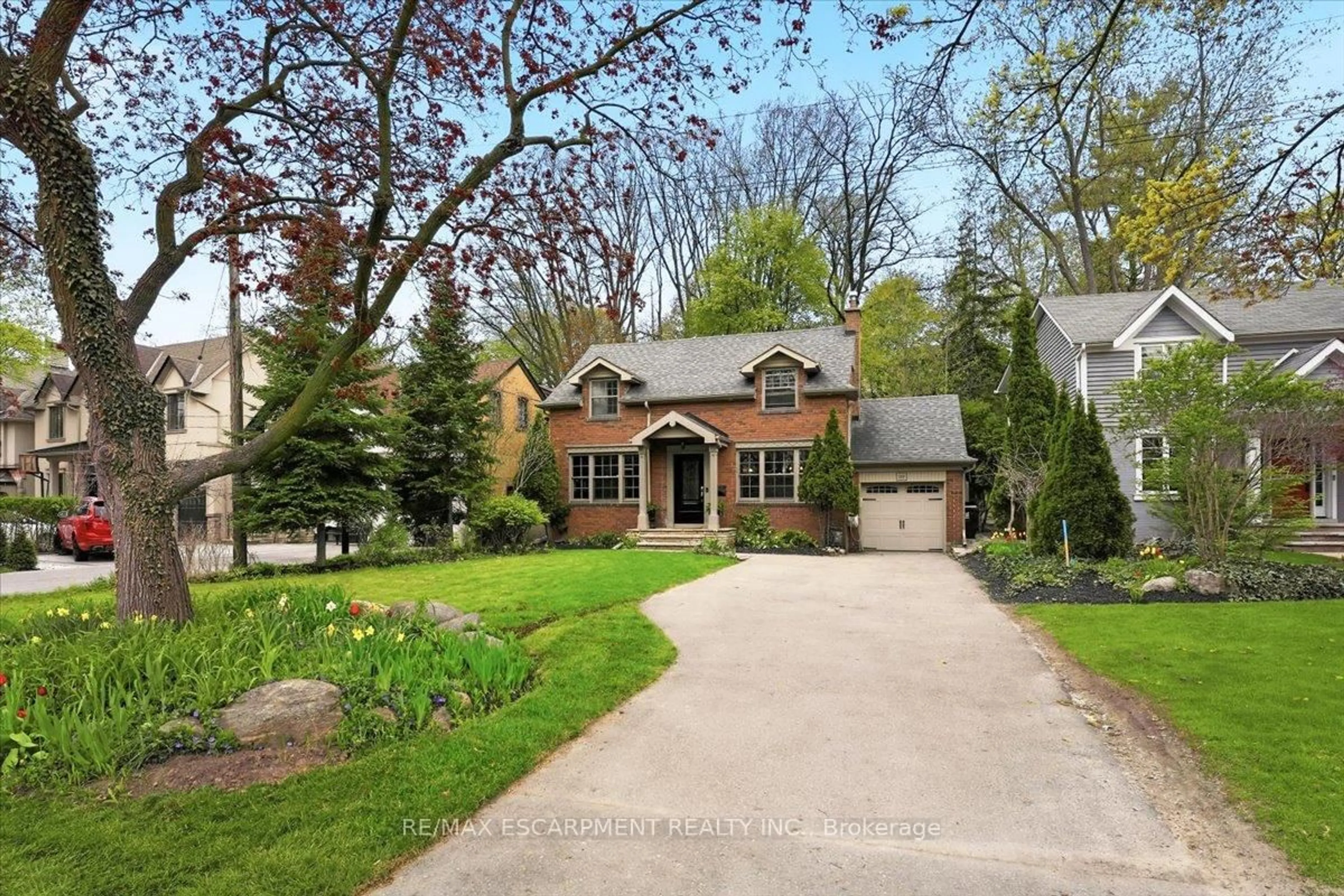 Home with brick exterior material, street for 242 The Kingsway, Toronto Ontario M9A 3T5