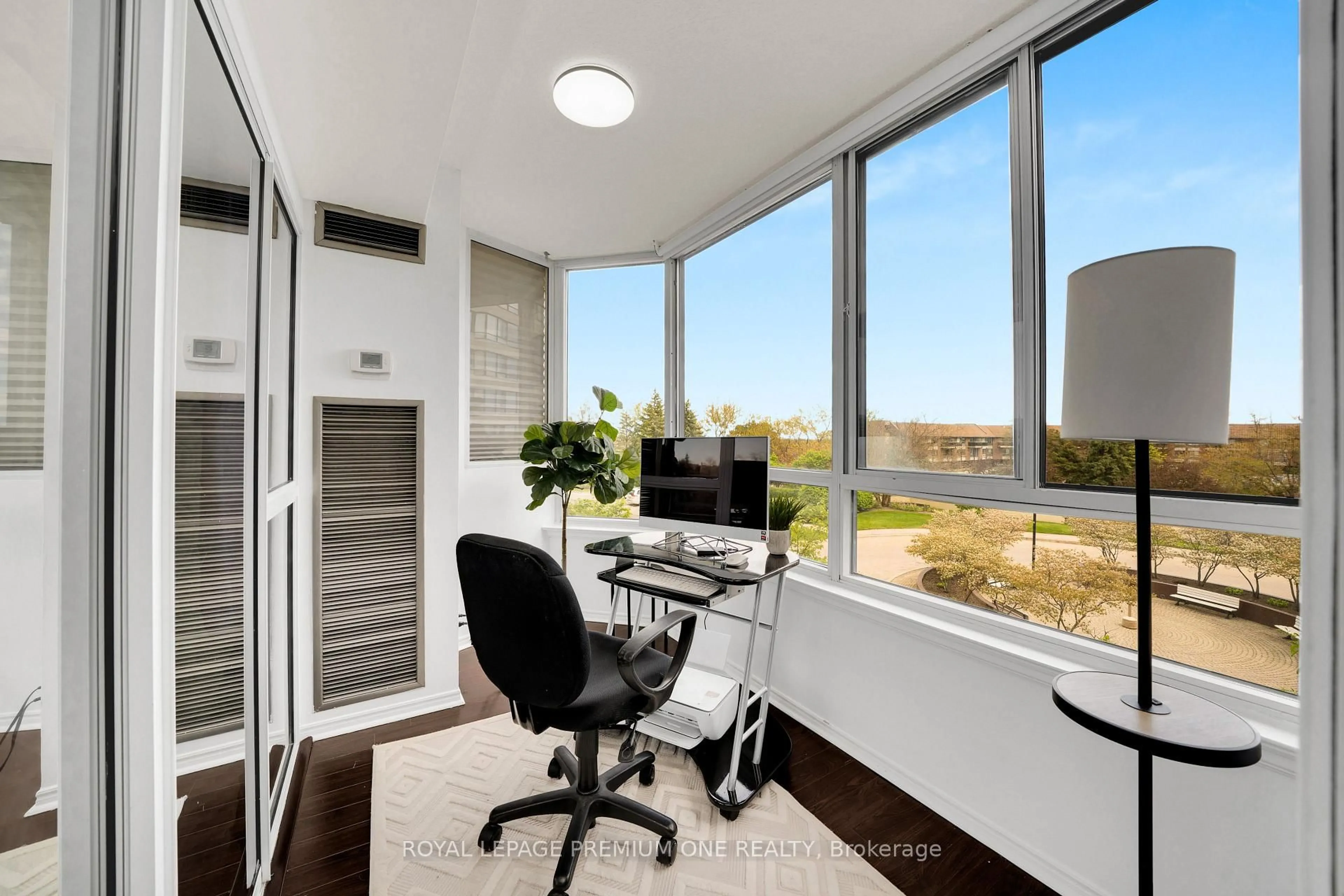 A pic of a room for 1001 cedarglen Gate #310, Mississauga Ontario L5C 4R2