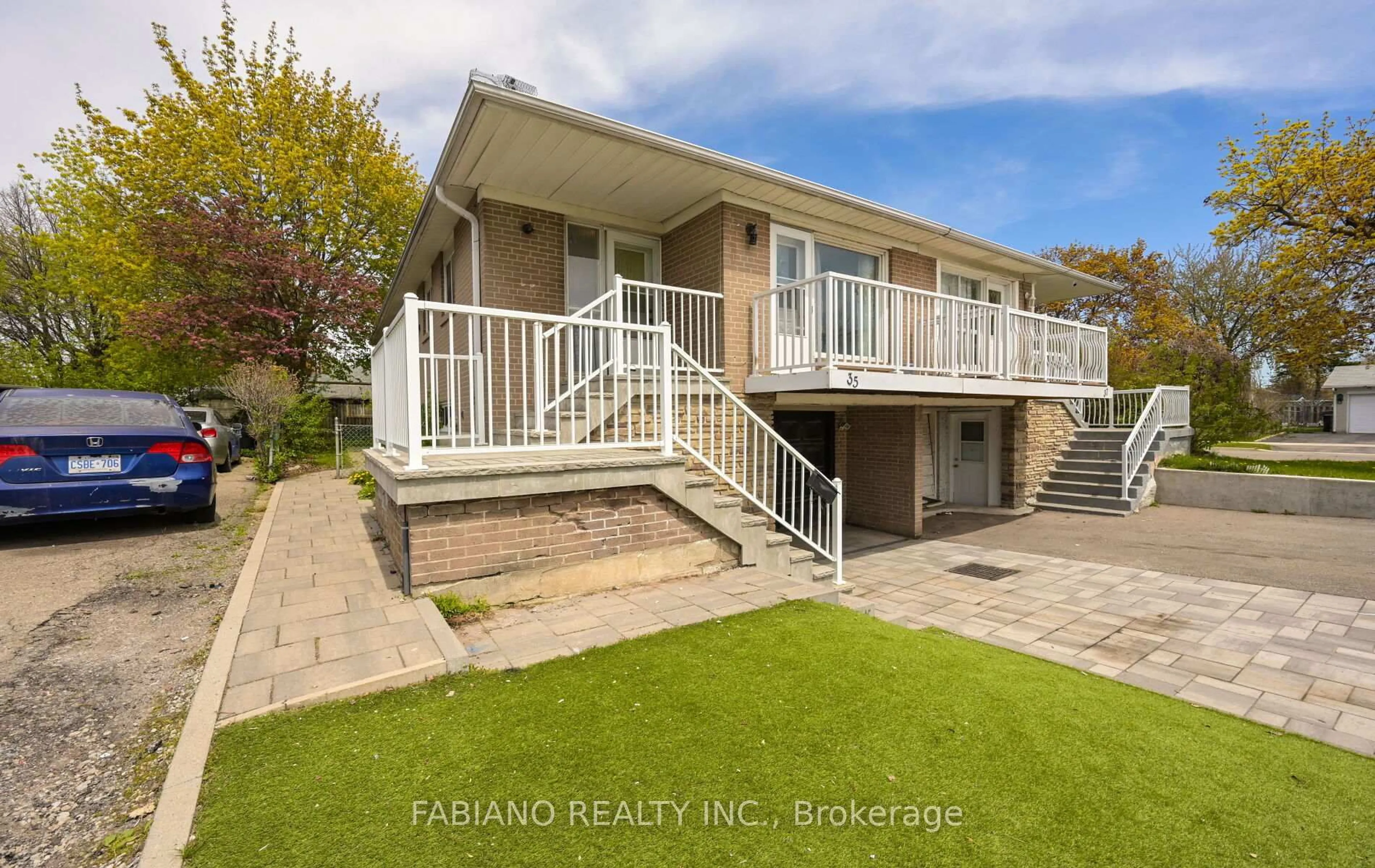 A pic from outside/outdoor area/front of a property/back of a property/a pic from drone, unknown for 35 Murchison Cres, Toronto Ontario M9V 3P5