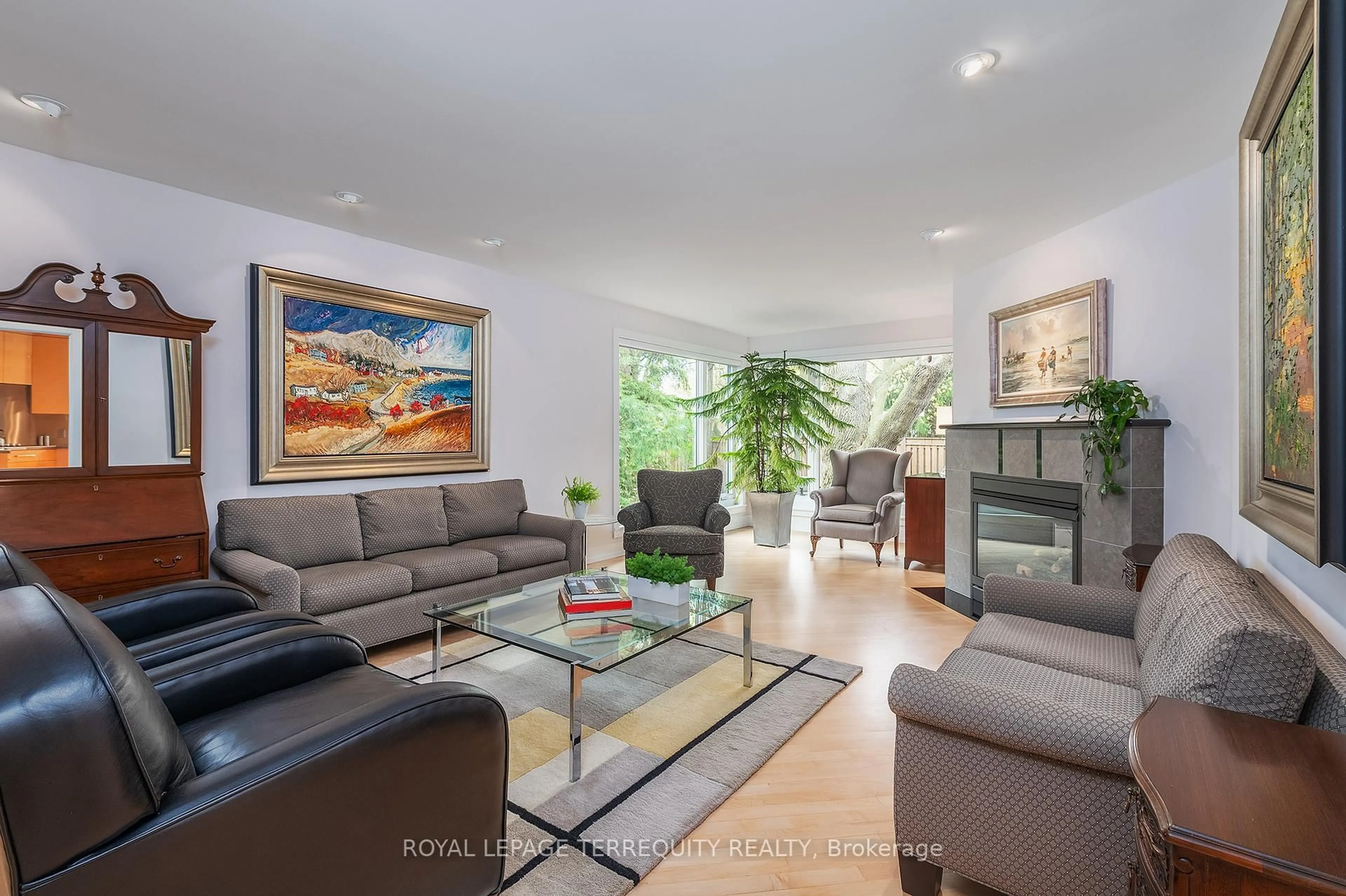 Living room with furniture, unknown for 496 The Kingsway, Toronto Ontario M9A 3W6